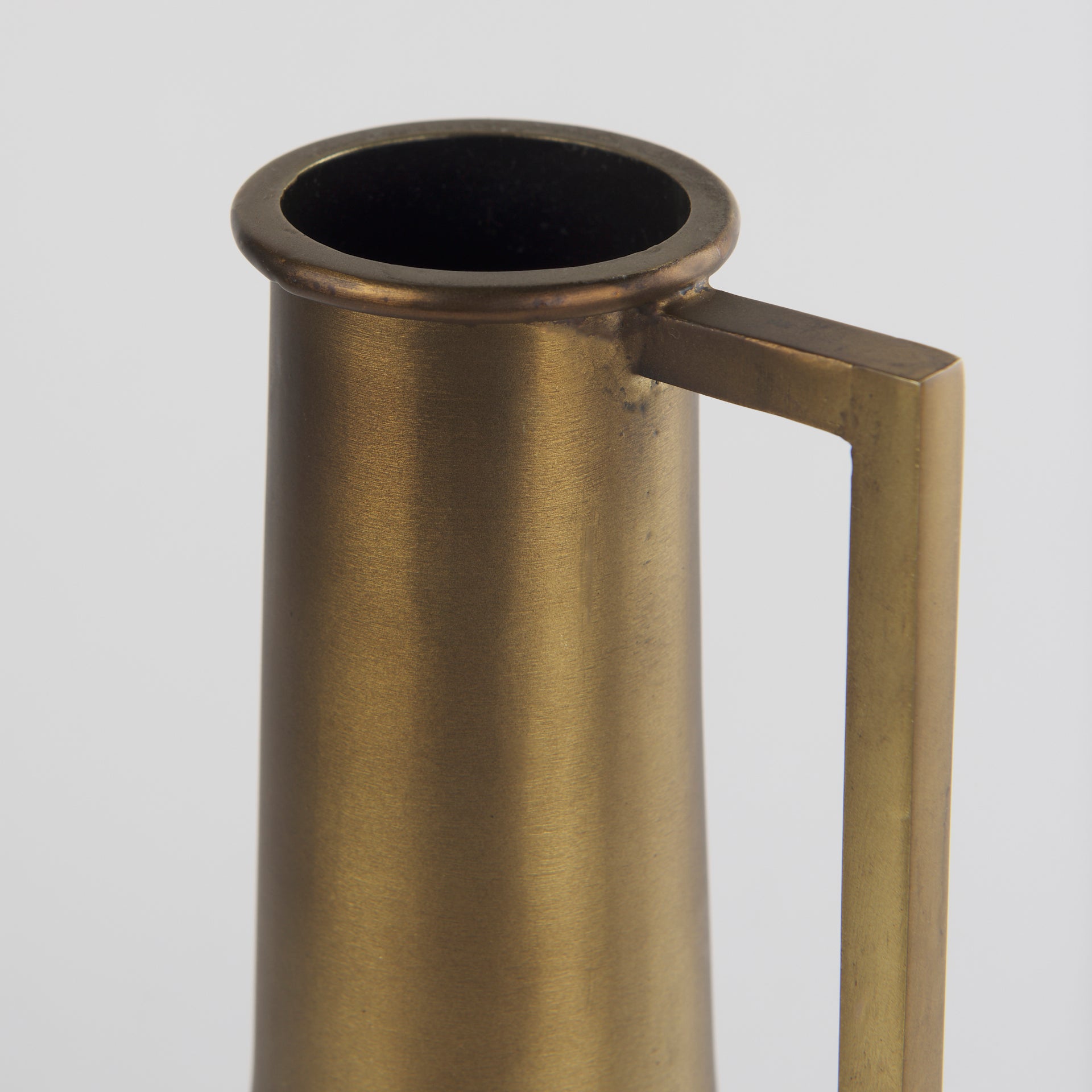 Audra Vase