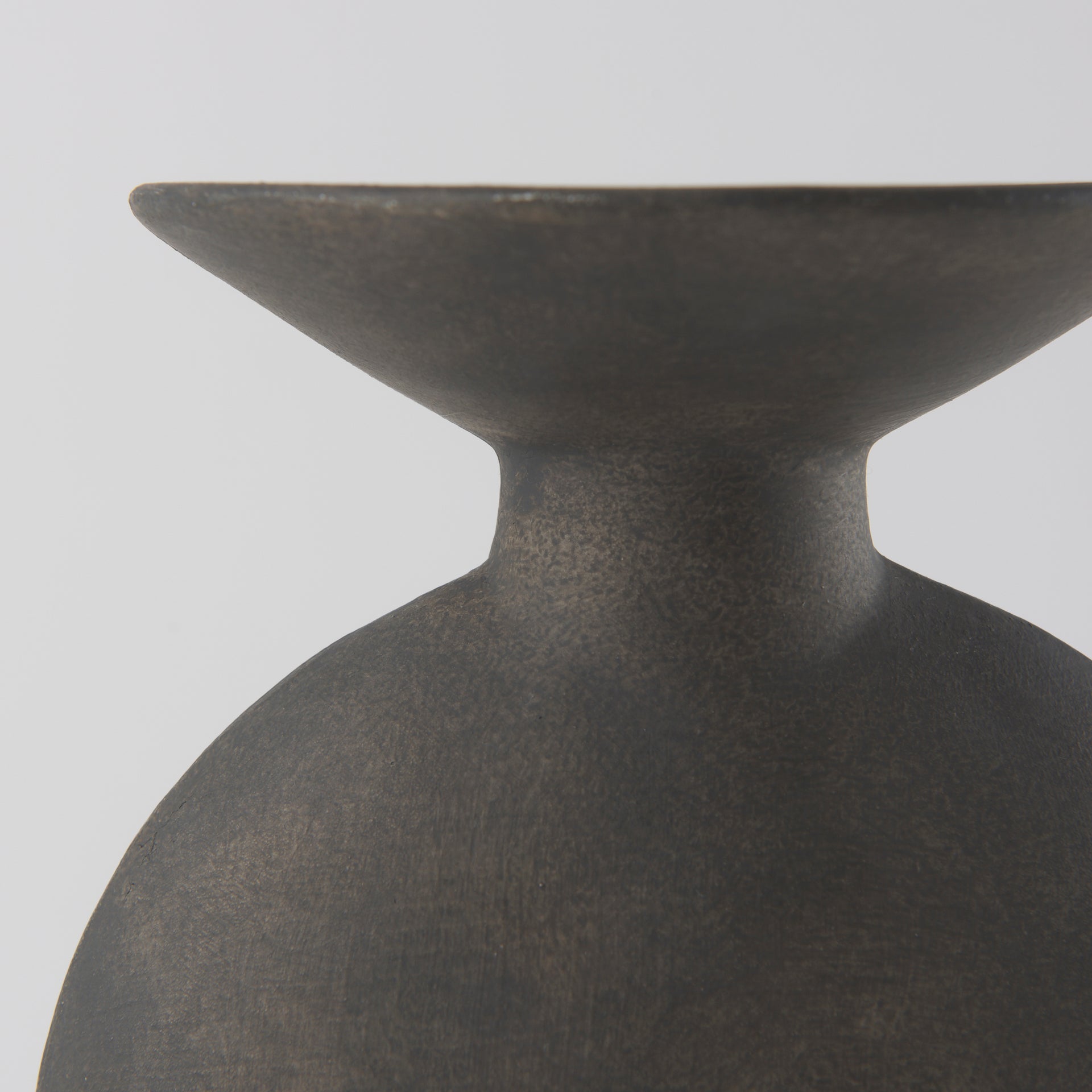 Cassandra Vase