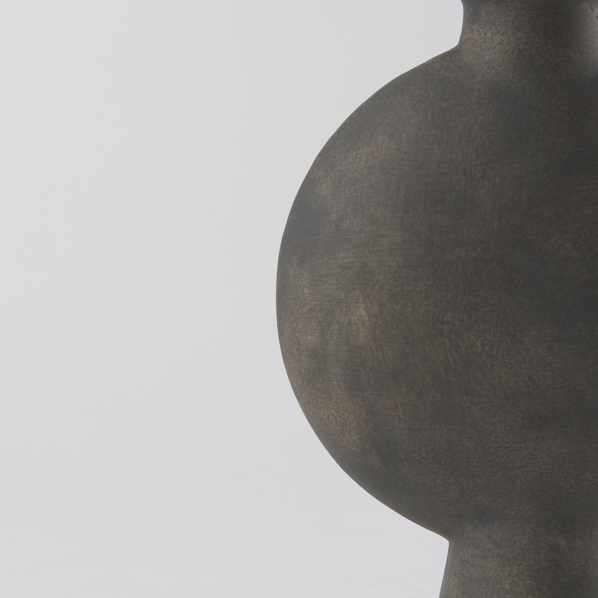 Cassandra Vase
