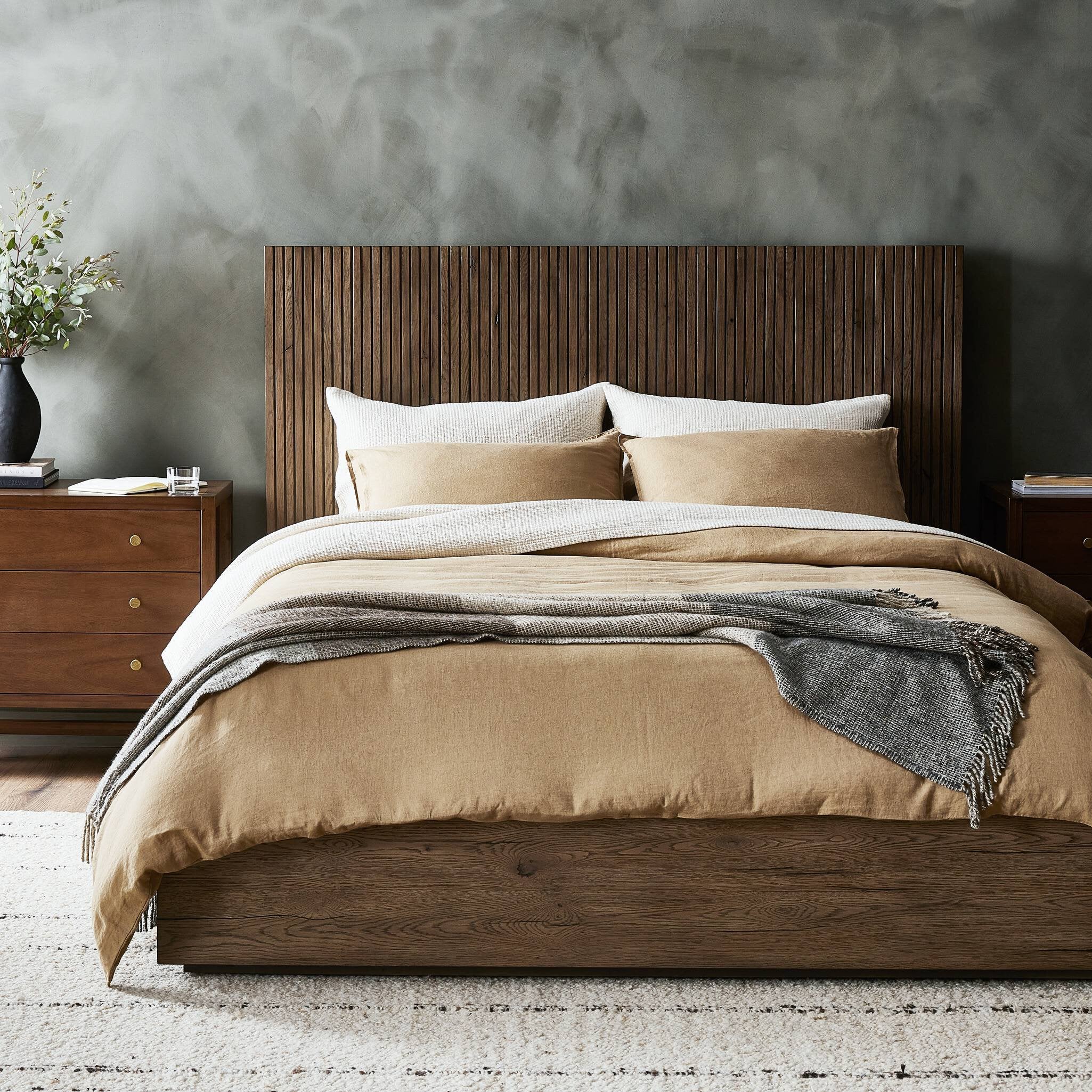Lindsey Bed