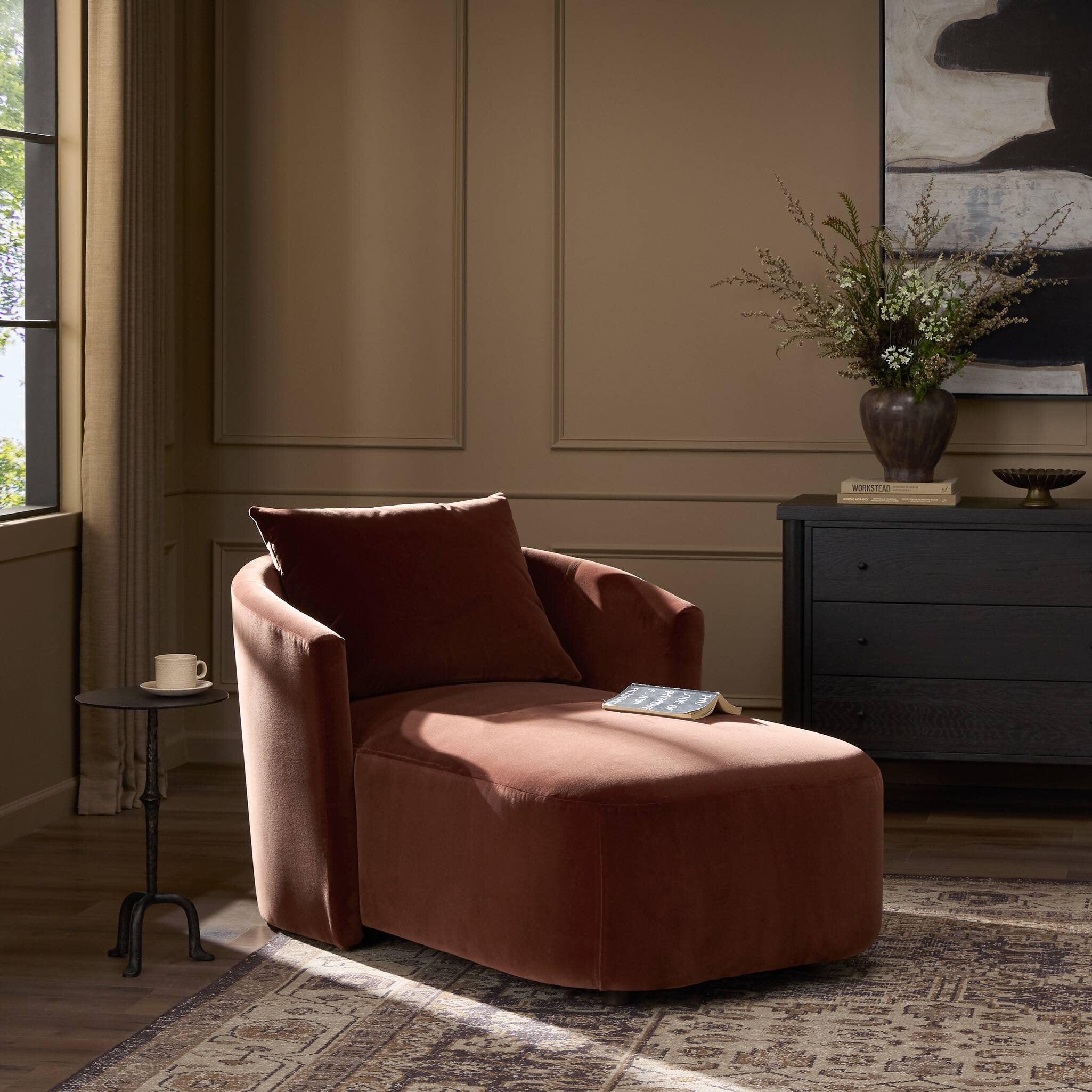 Farrah Chaise