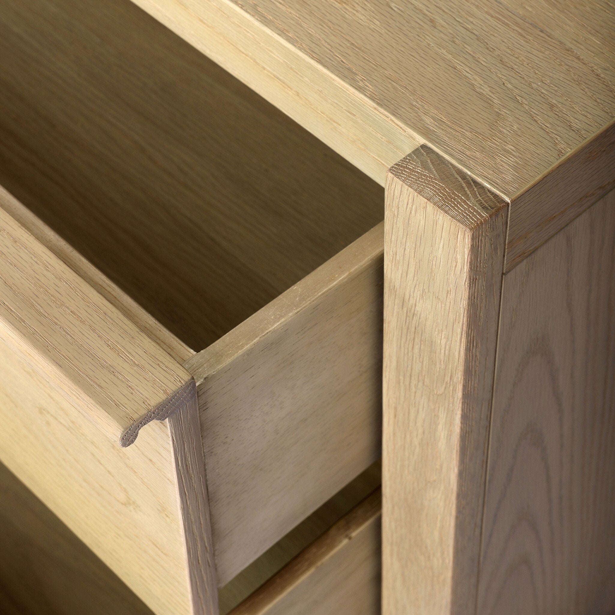 Arianna Nightstand