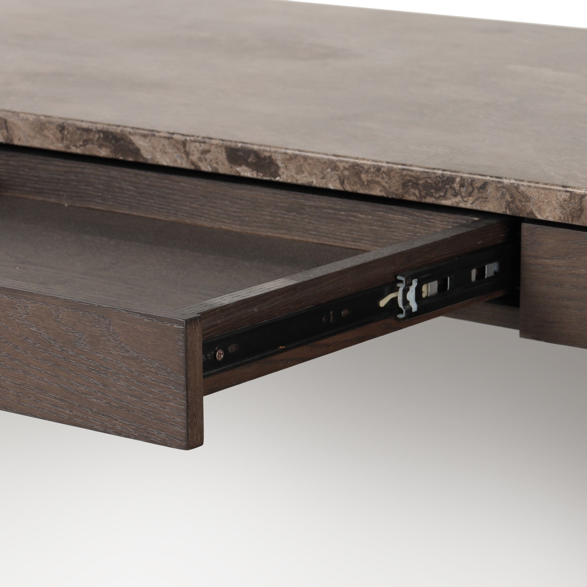 Leonel Desk