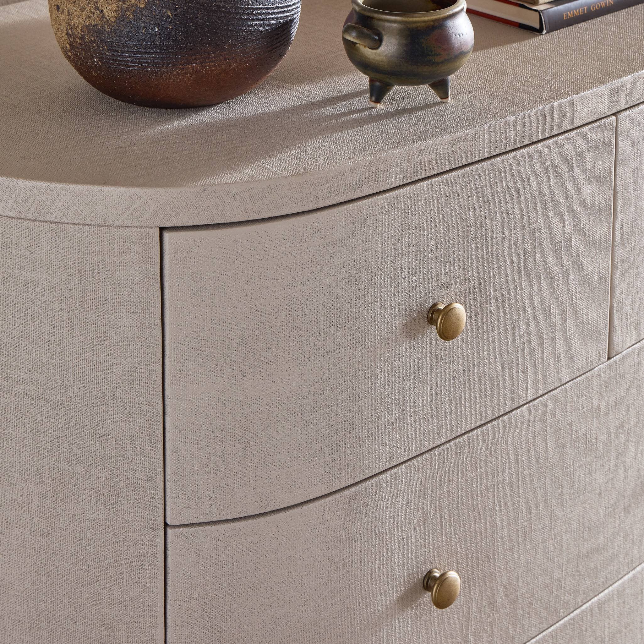Amalia Chest