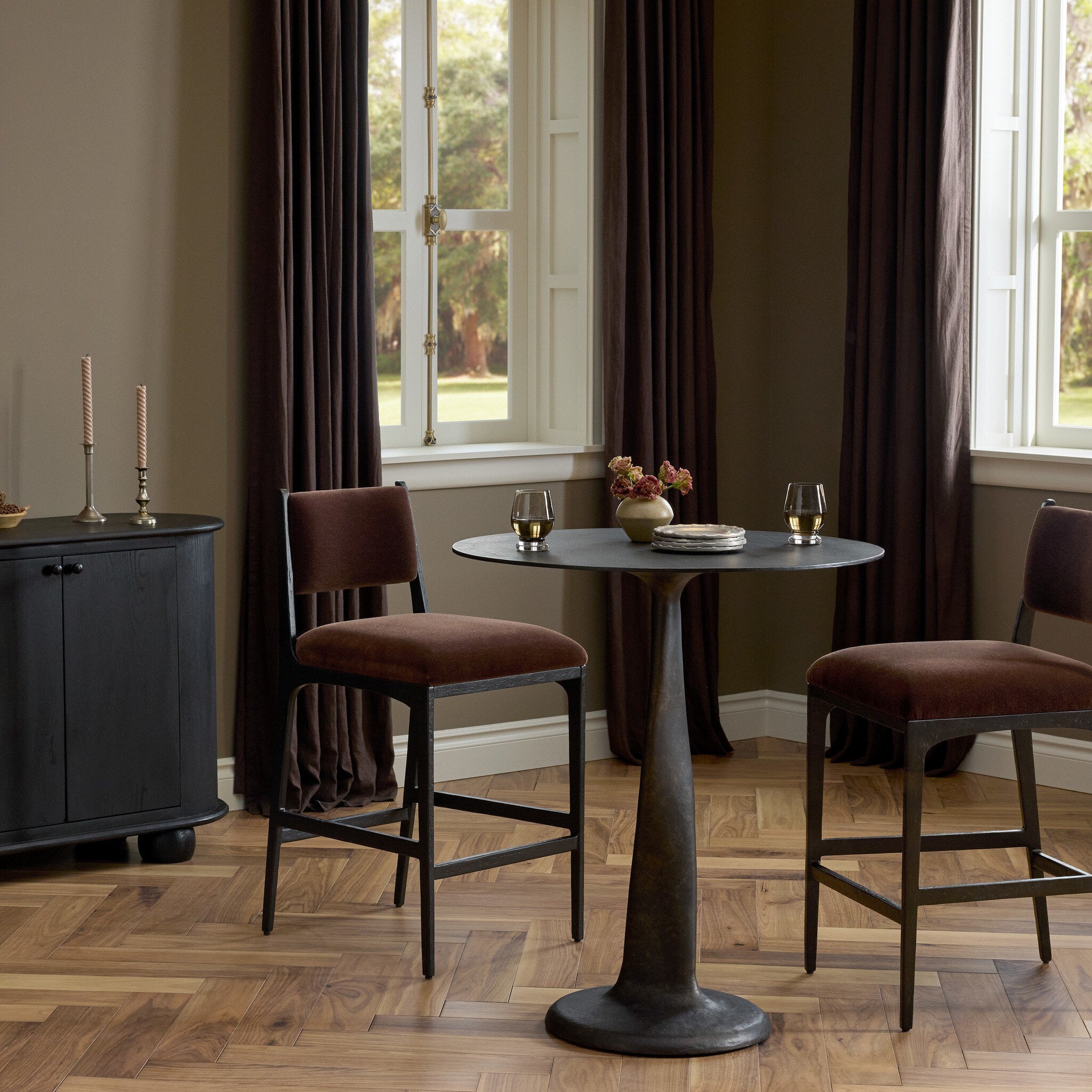 Torsen Bar Table