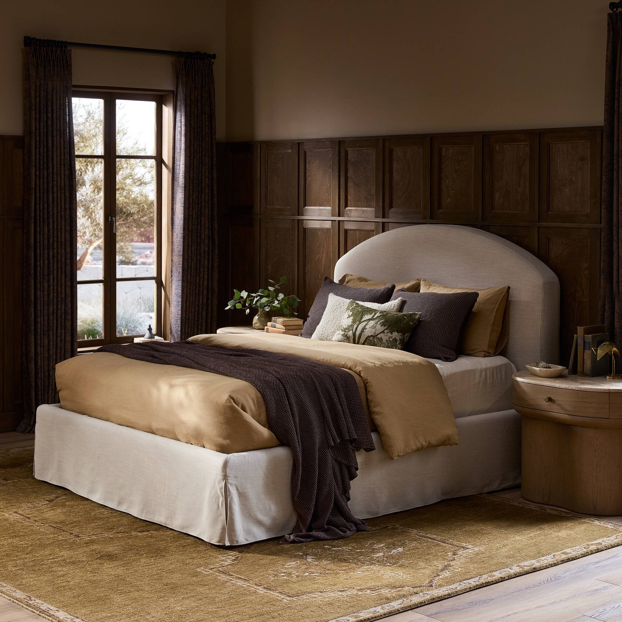 Oasden Slipcover Bed