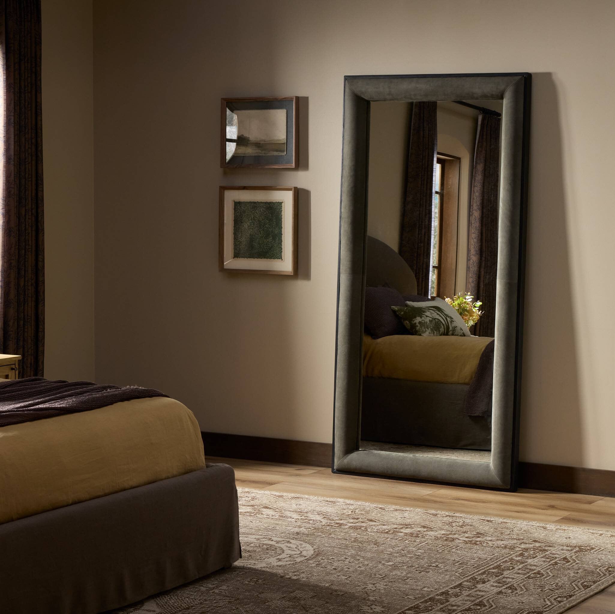 Veloz Floor Mirror