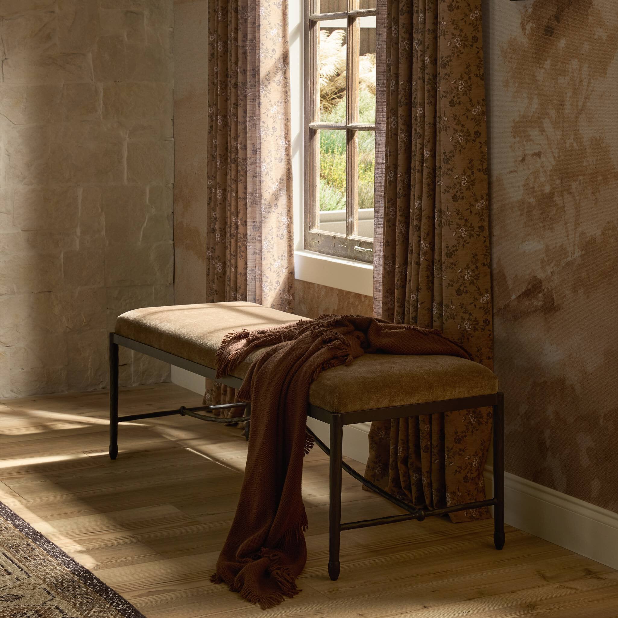 Javier Accent Bench
