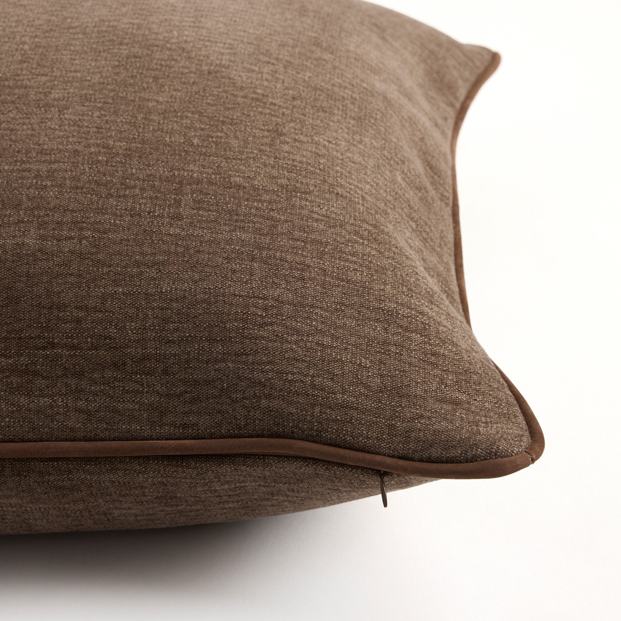 Vanna Pillow