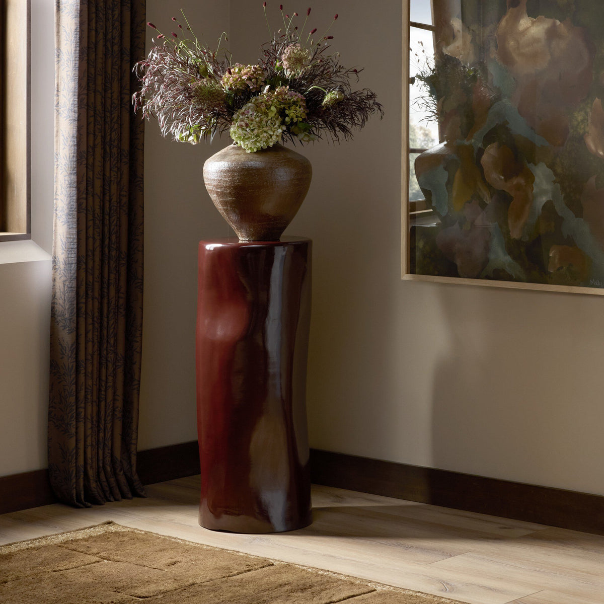 Mirelle Pedestal