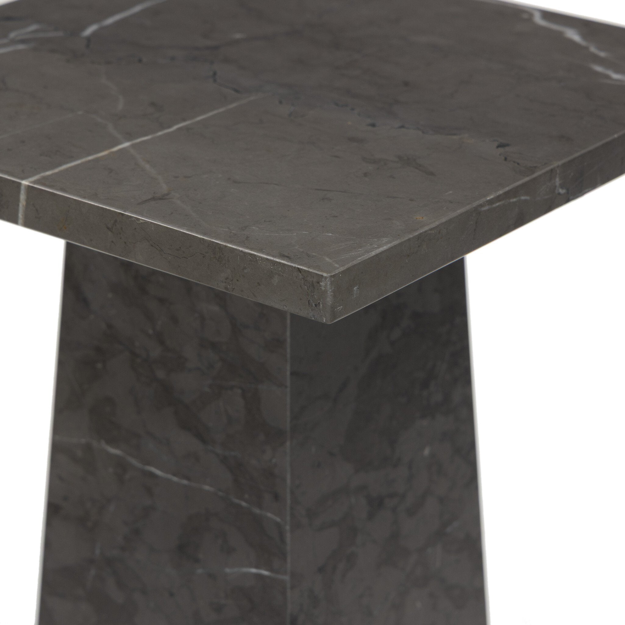 Edric Pedestal