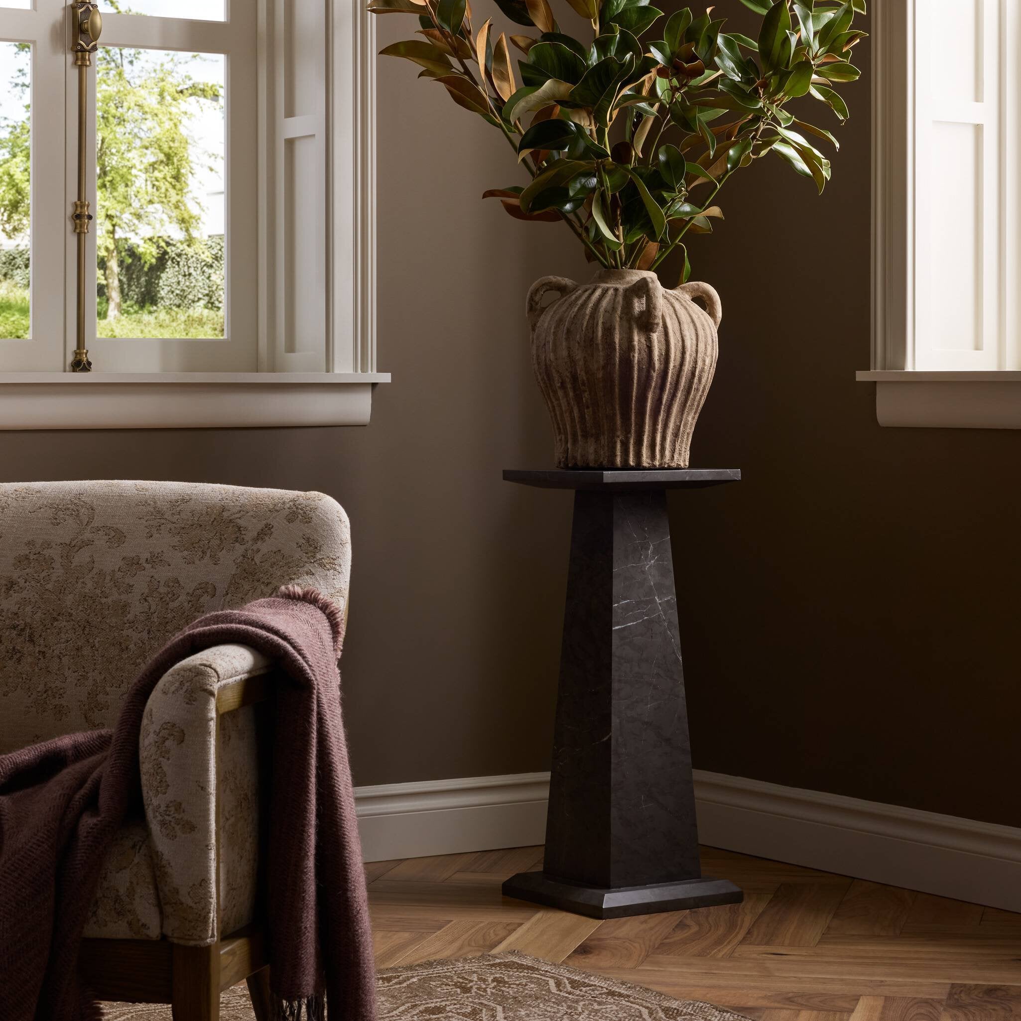 Edric Pedestal