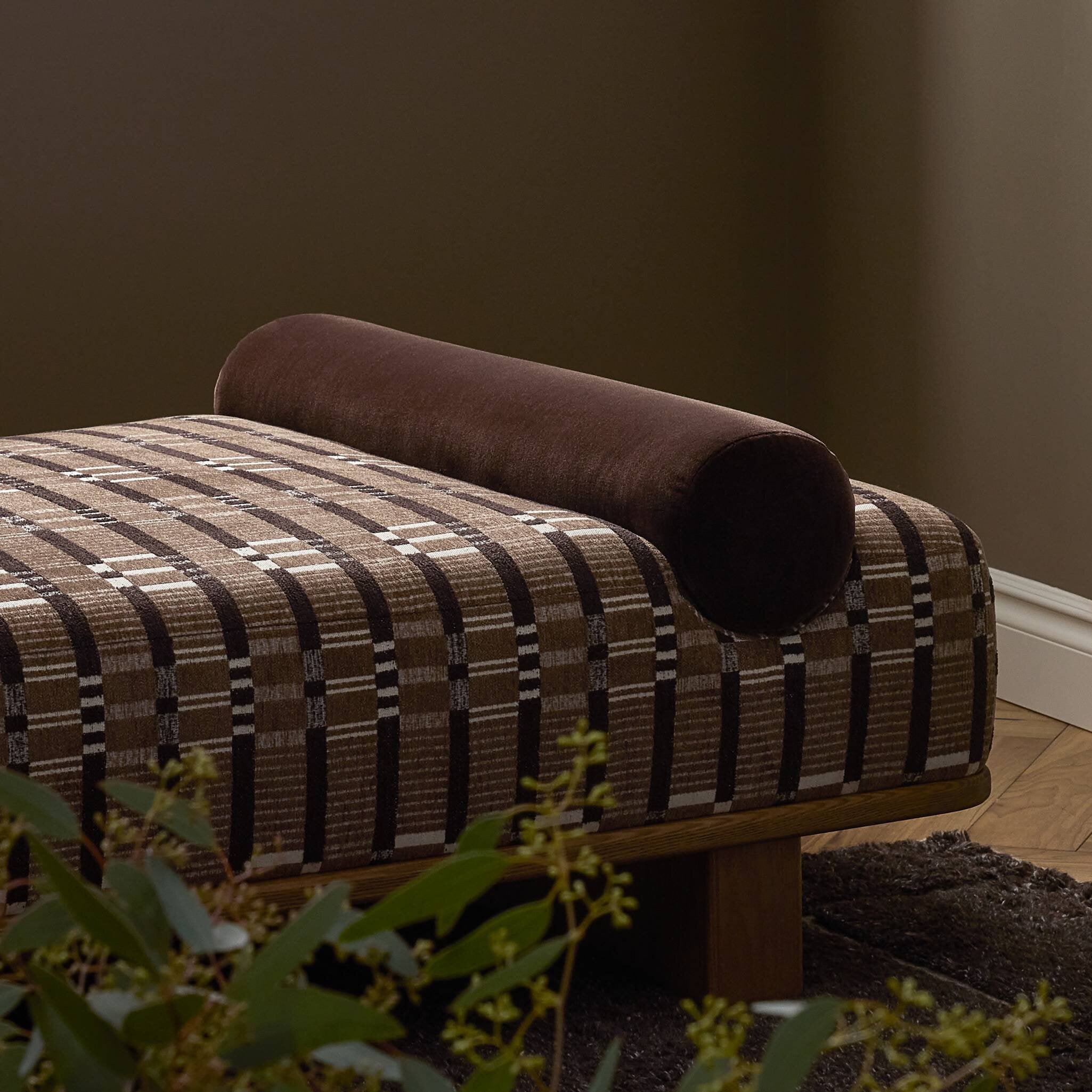 Thea Chaise