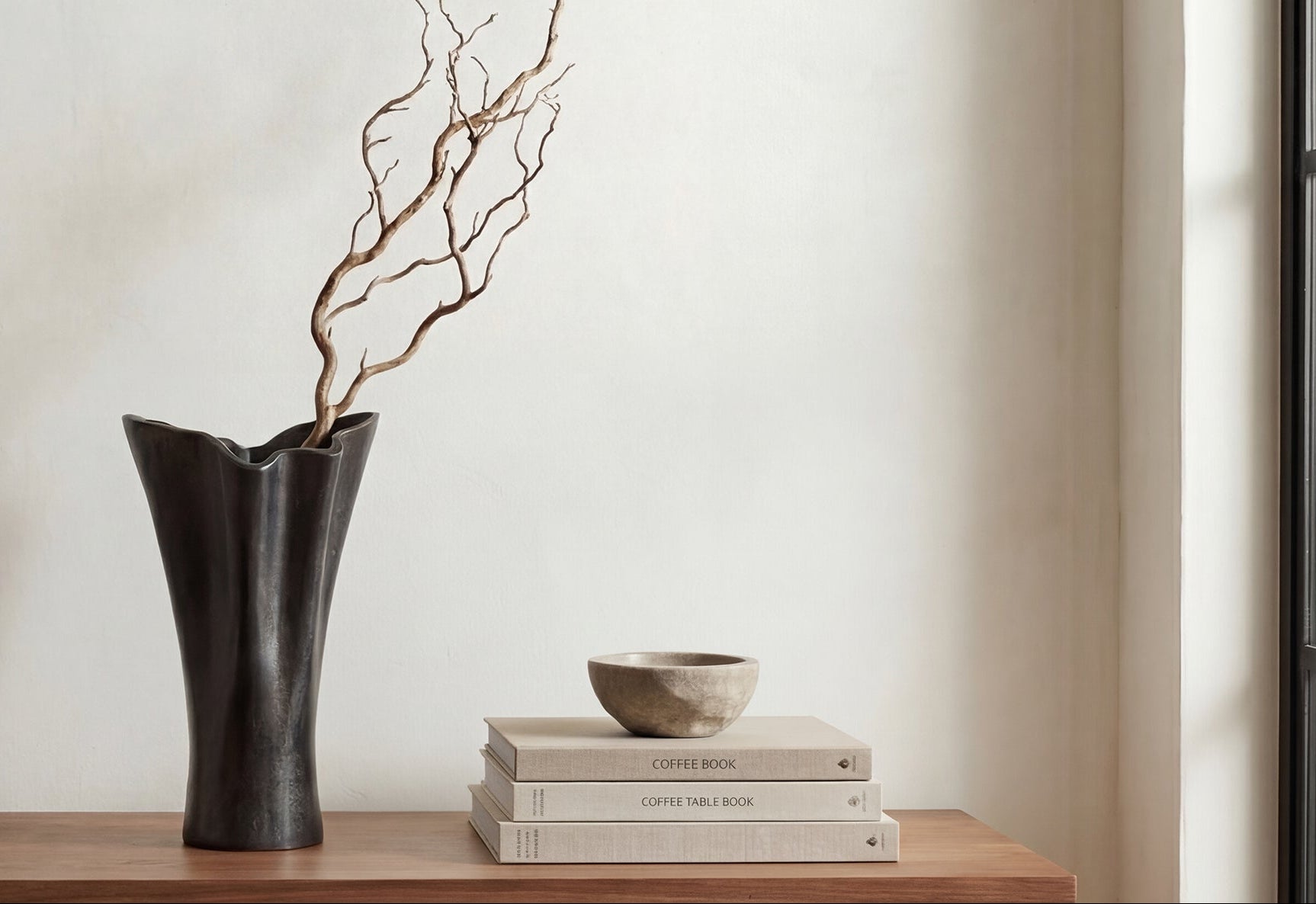 Yeri Cast Aluminum Vase