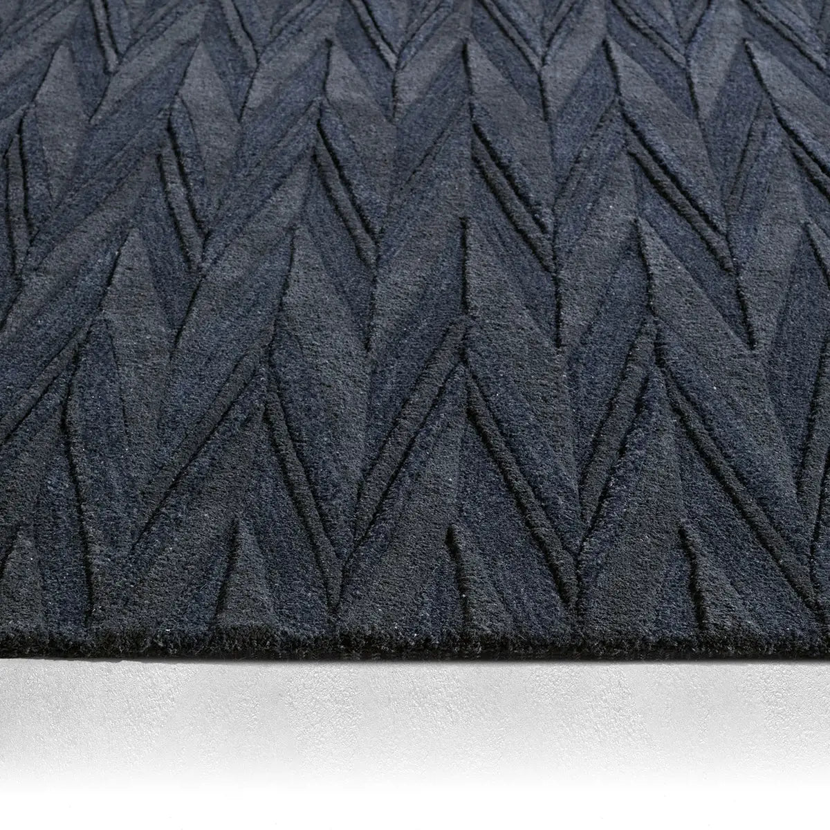 Superus Hand-Tufted Rug
