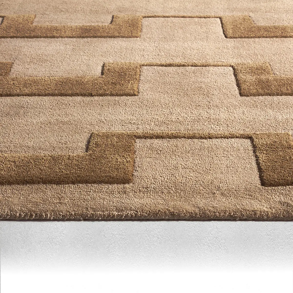 Vinkara Hand-Tufted Rug