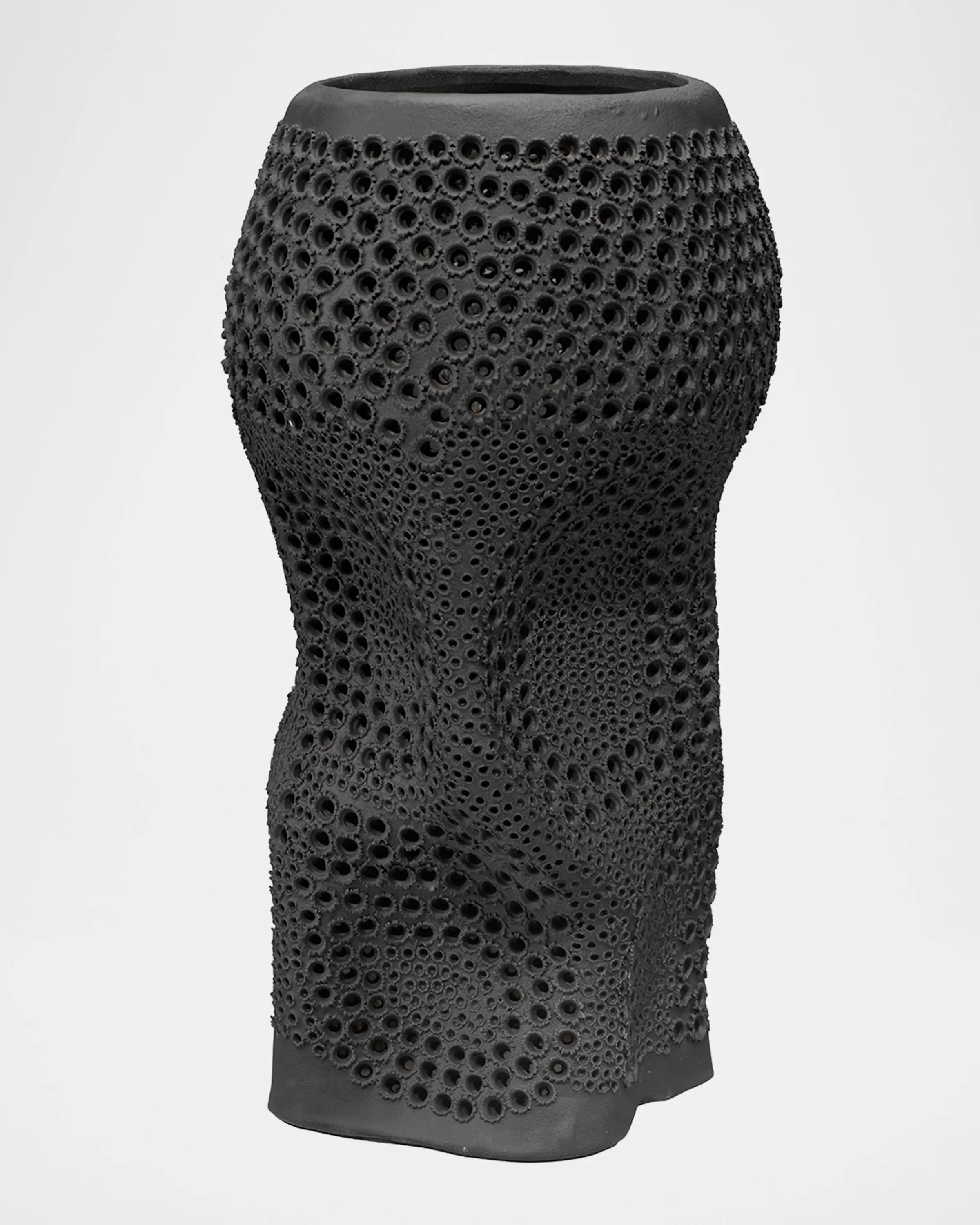 Elana Vase