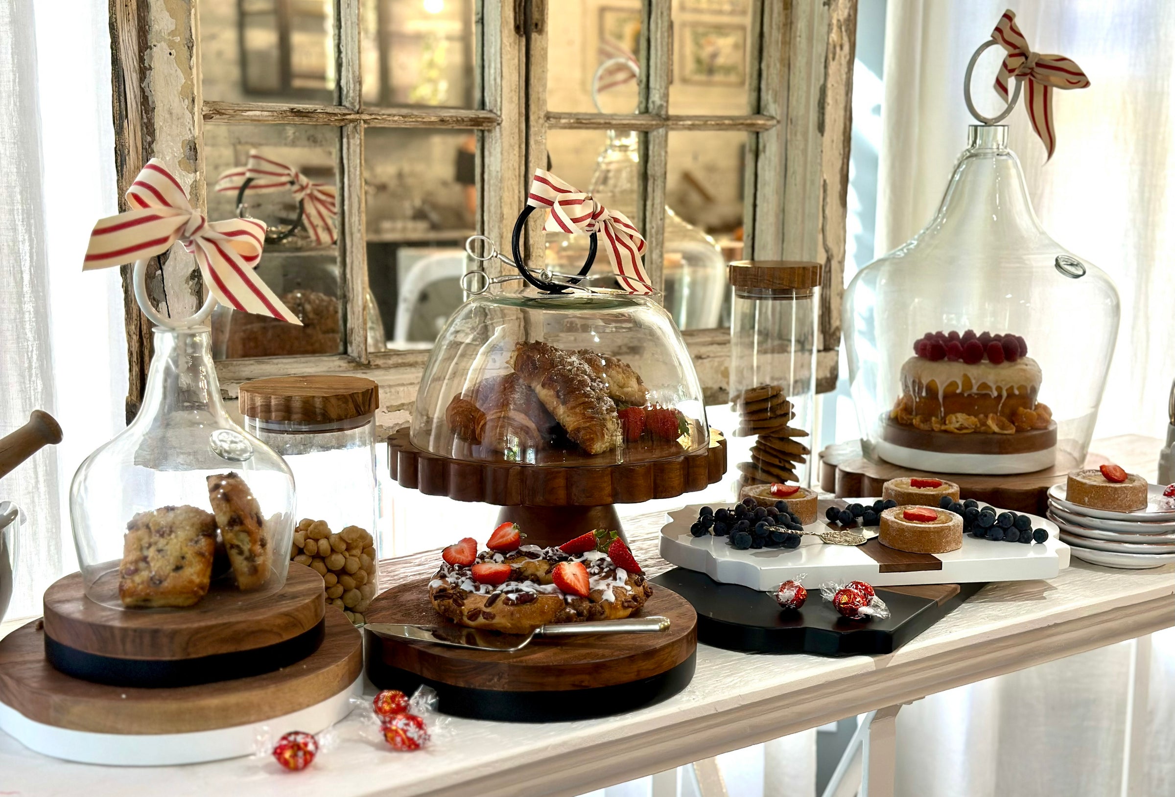 Solace Cake Stand