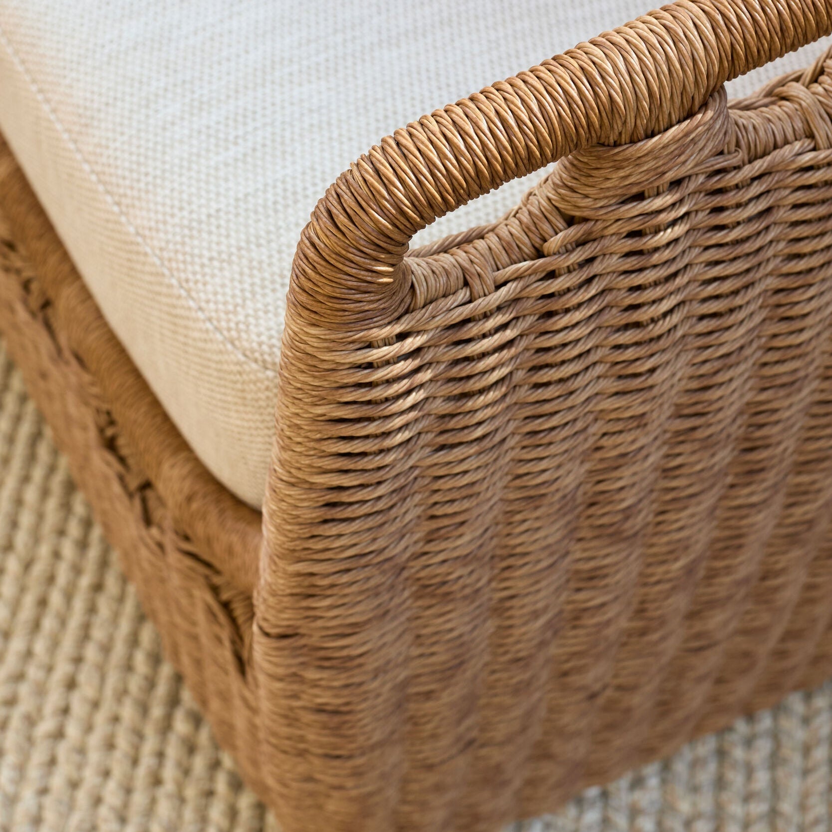Raya Swivel Chair