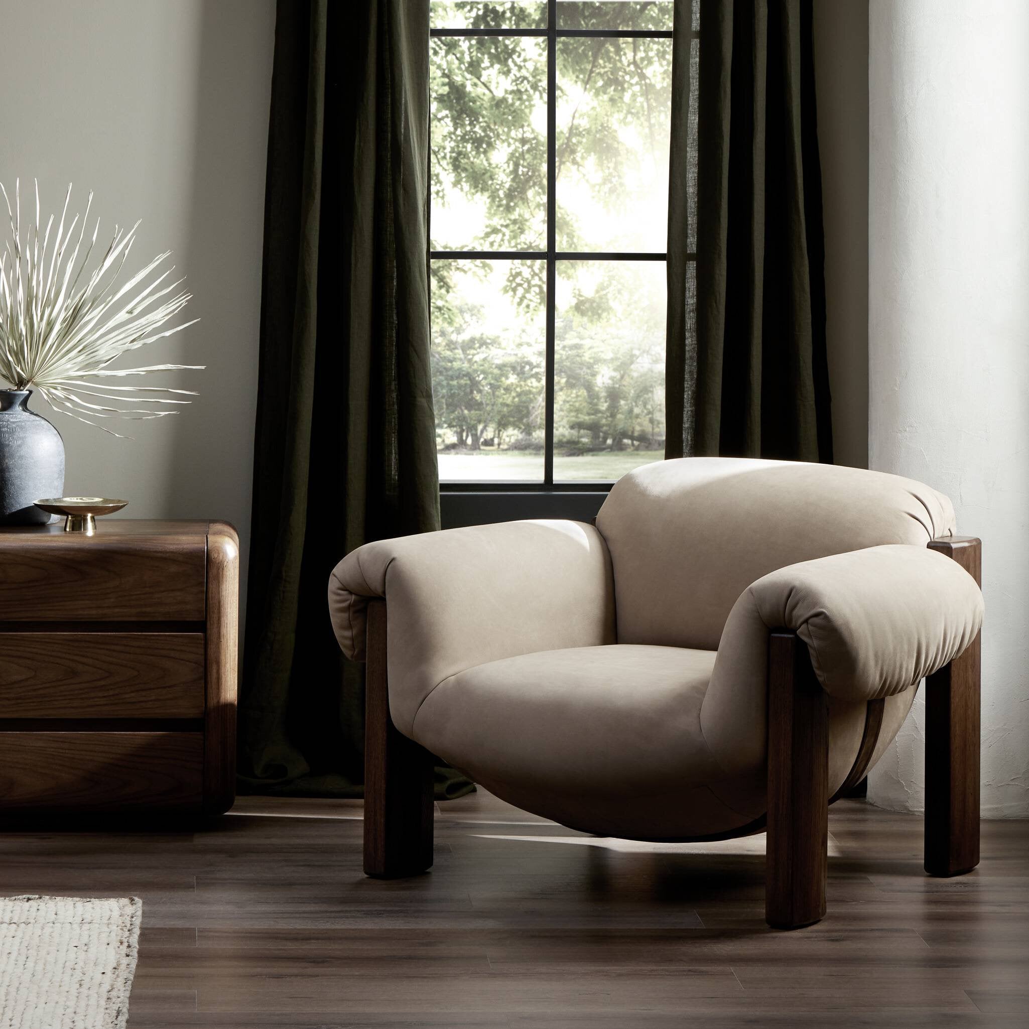 wood accent chair.jpeg__PID:1ece08f7-2e81-41eb-a46e-75dc9031cdef