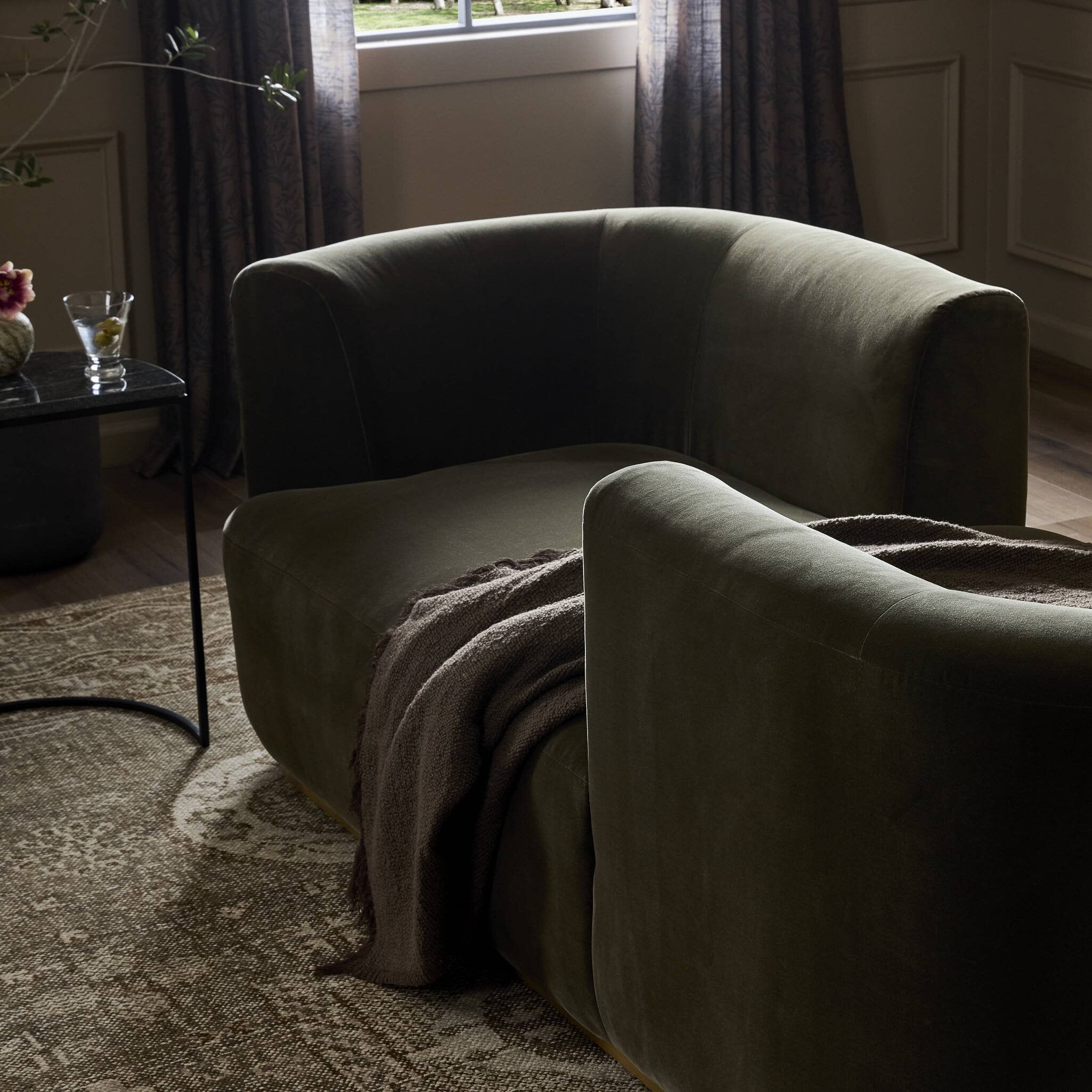 Dahlia Chaise-StyleMeGHD