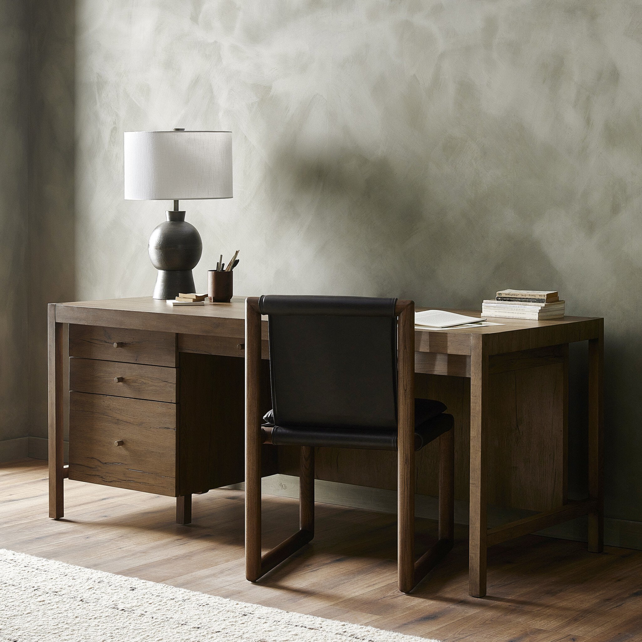 Maeve Desk