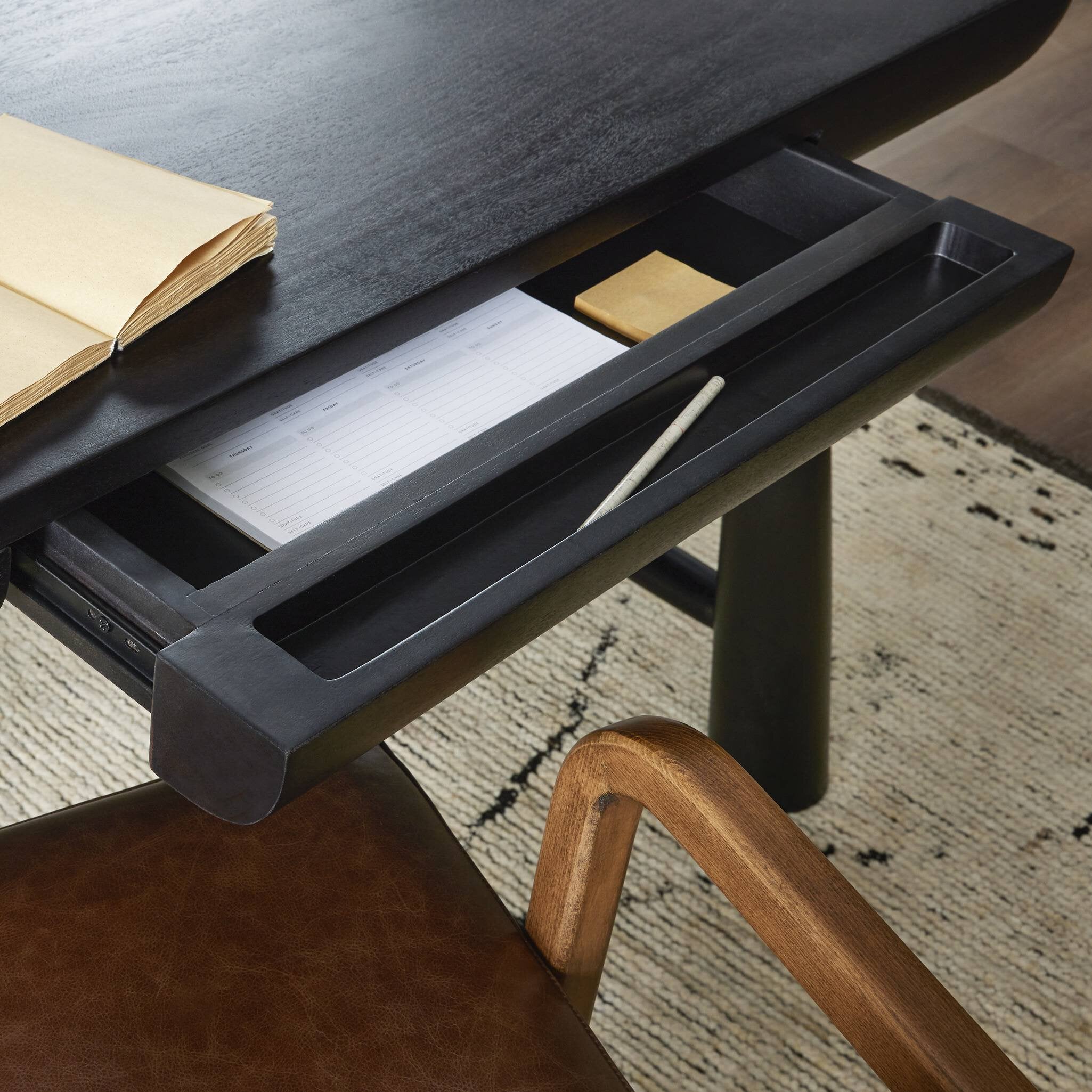 Lora Desk