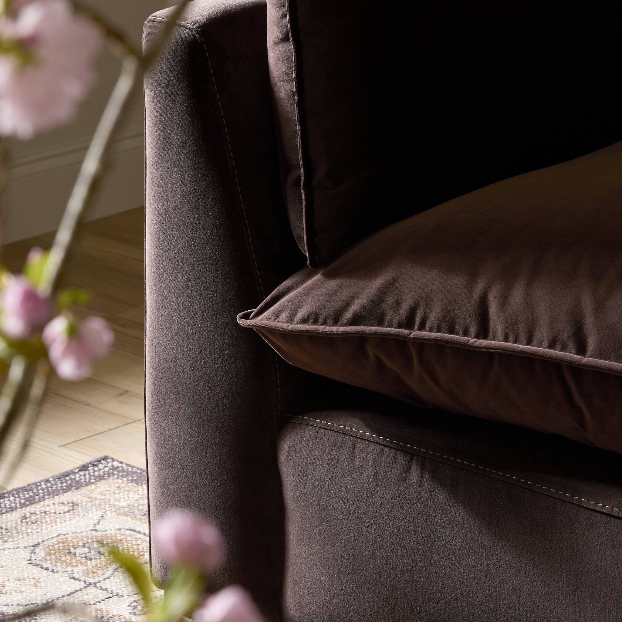Iris Sofa