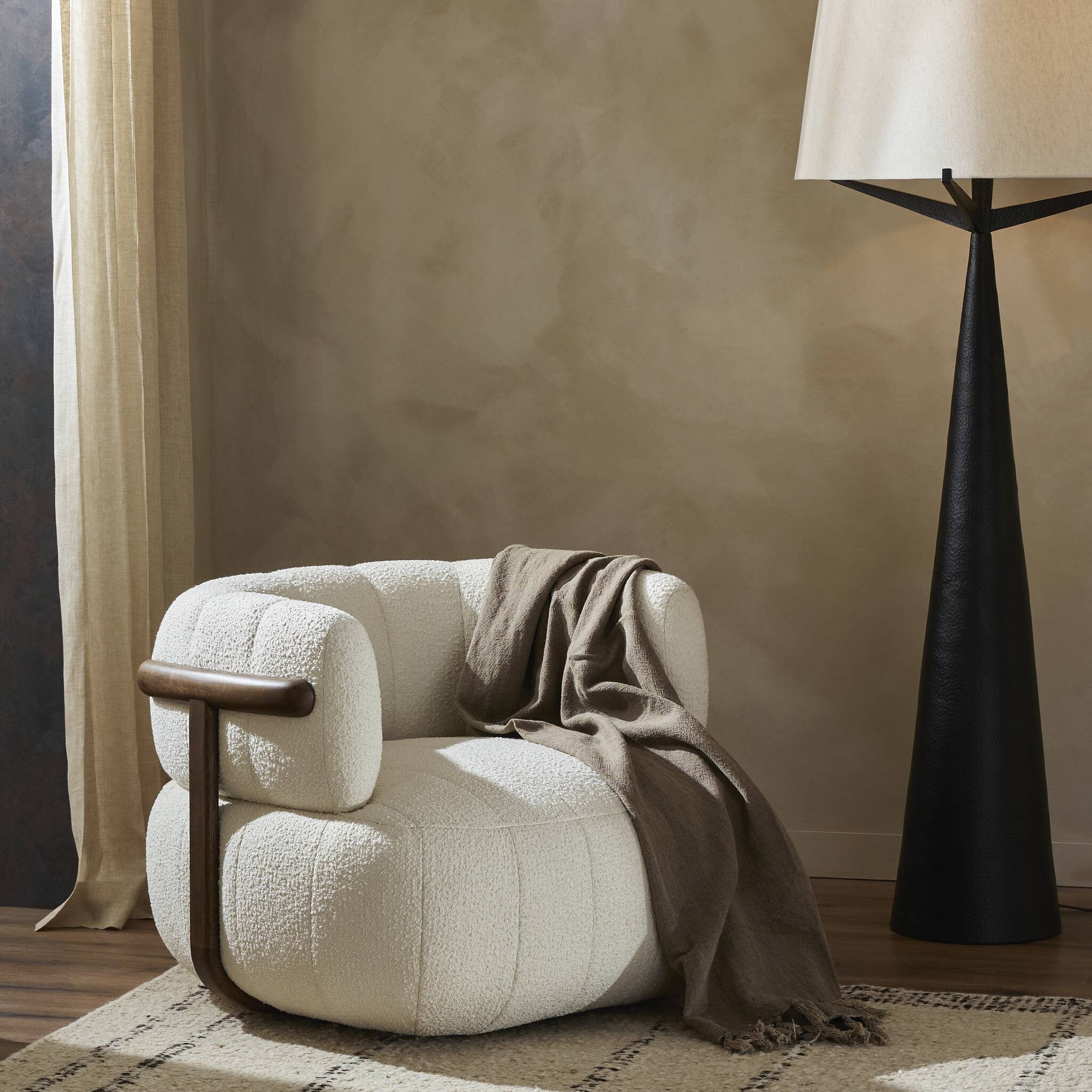 Giovanni Swivel Chair