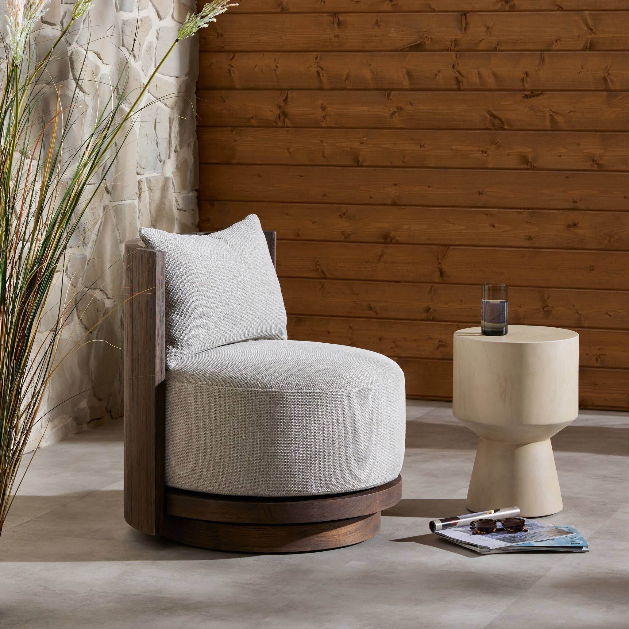 Lucy Outdoor Swivel Chair