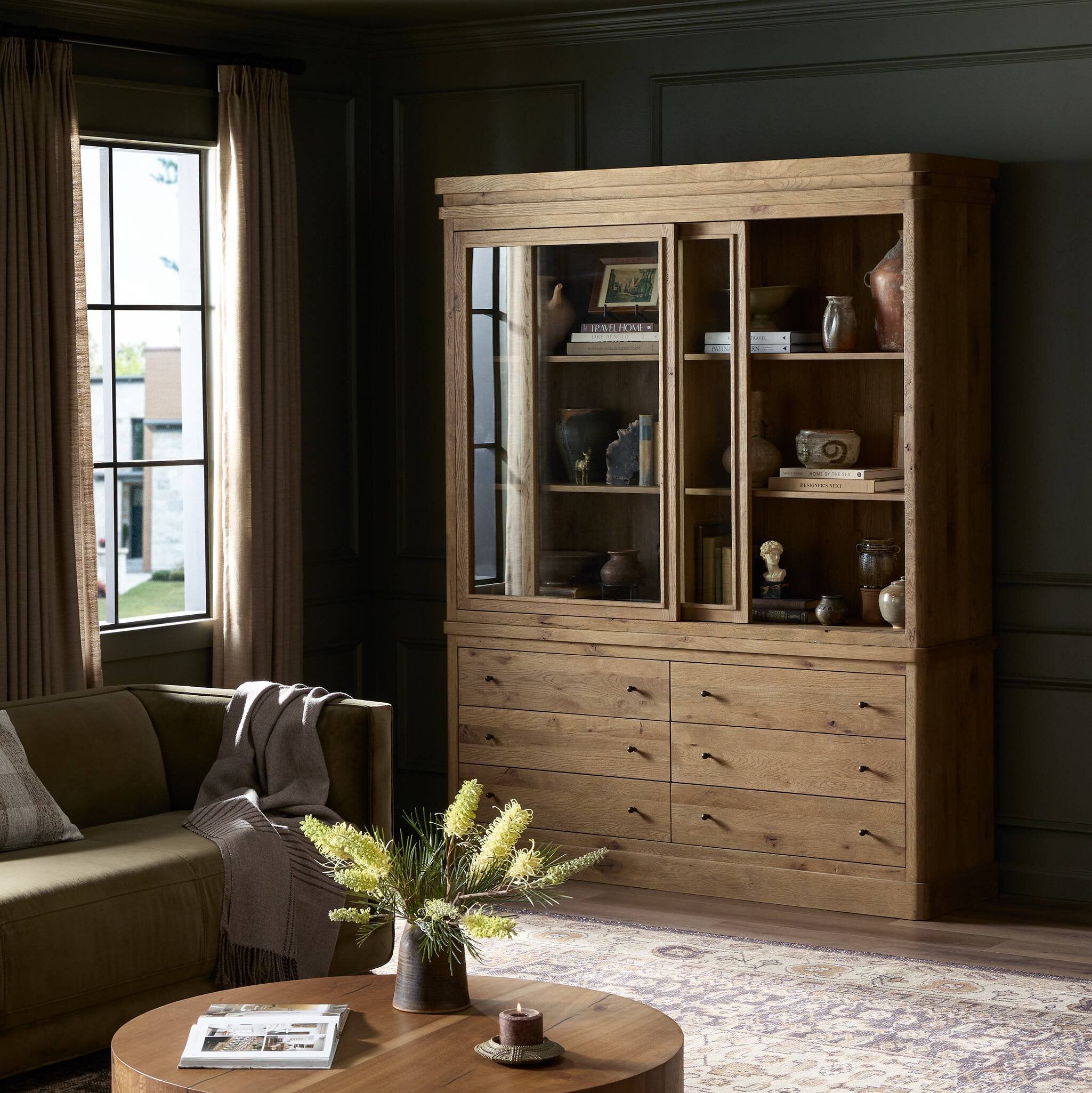 Georgina Cabinet