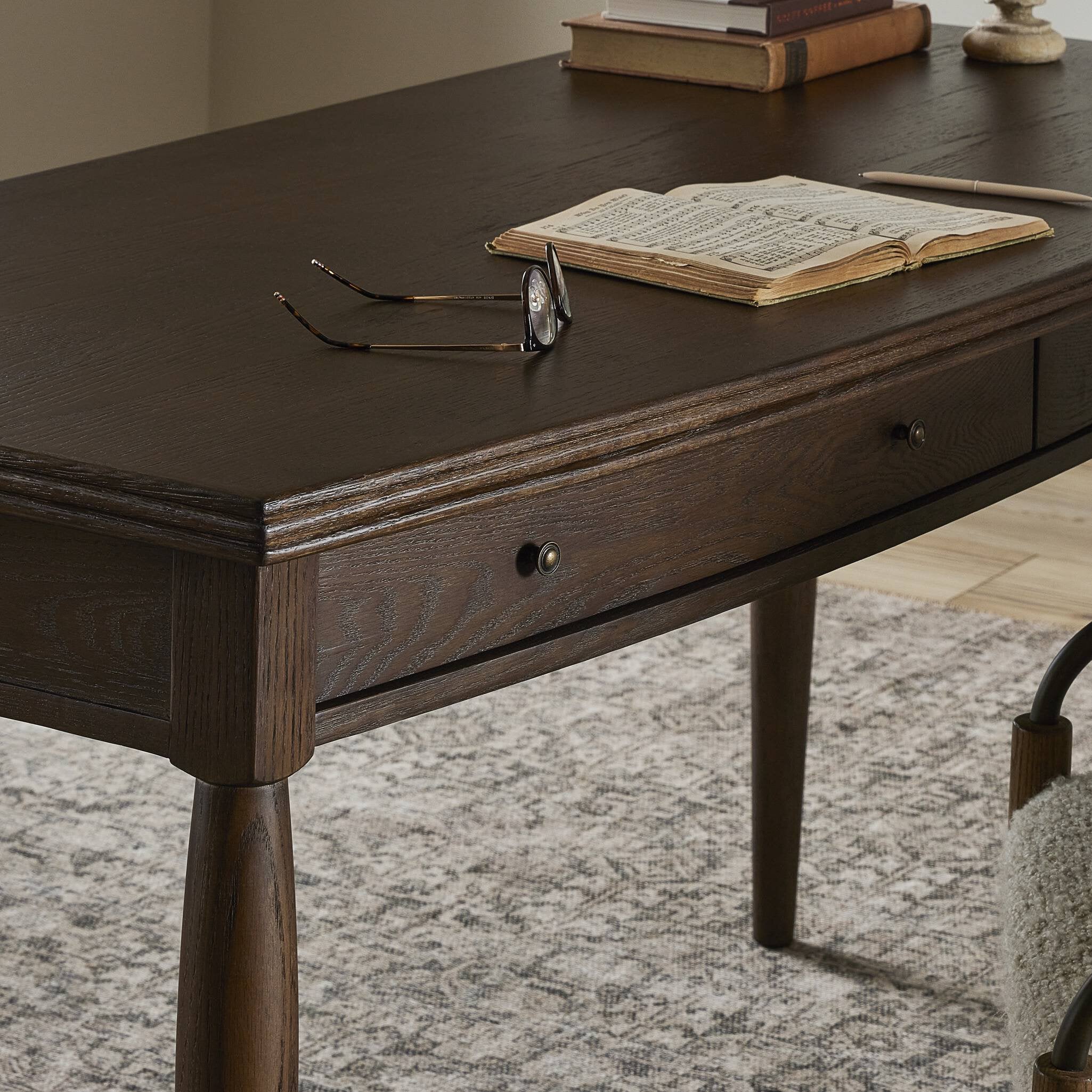 Flores Desk