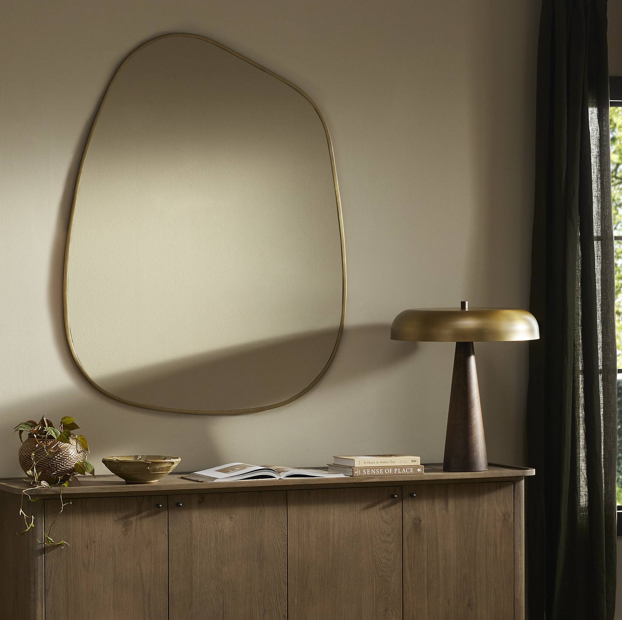 Noemi Mirror
