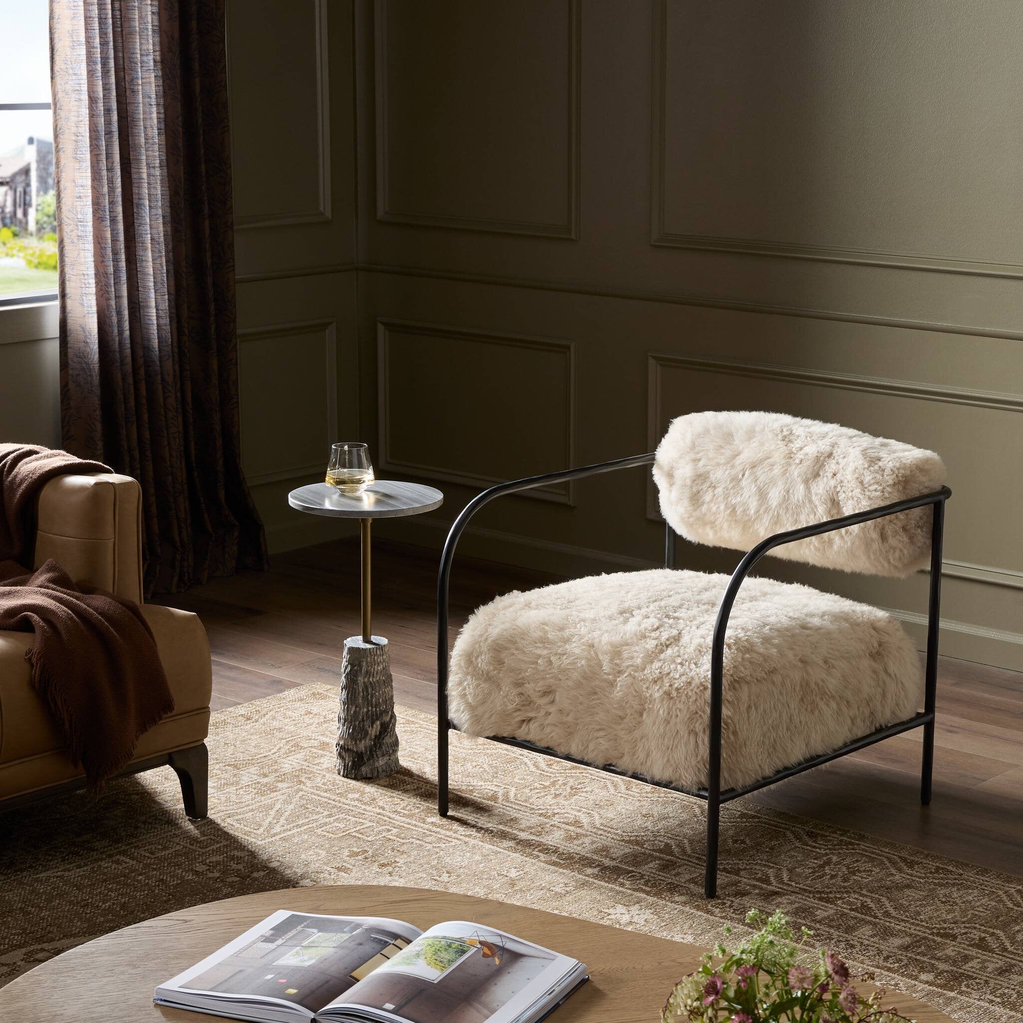 Iris Chair