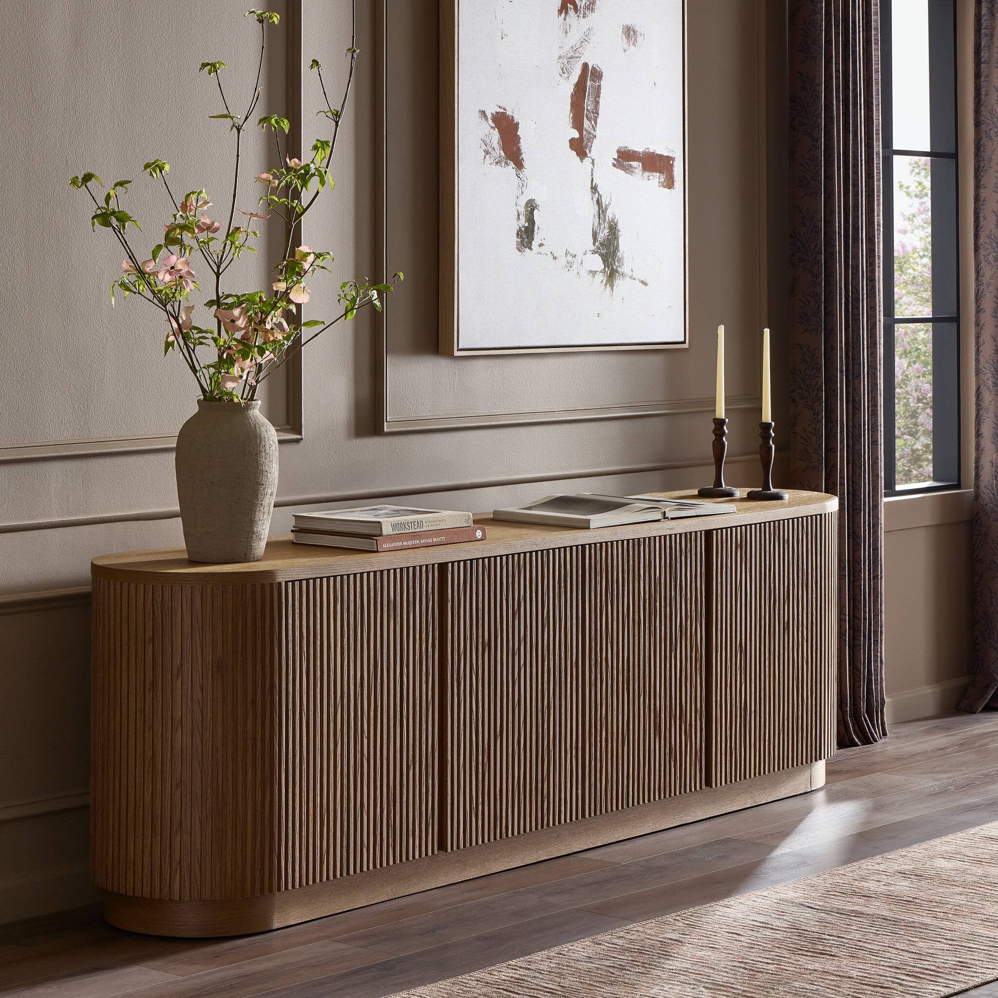 Dolly Media Console