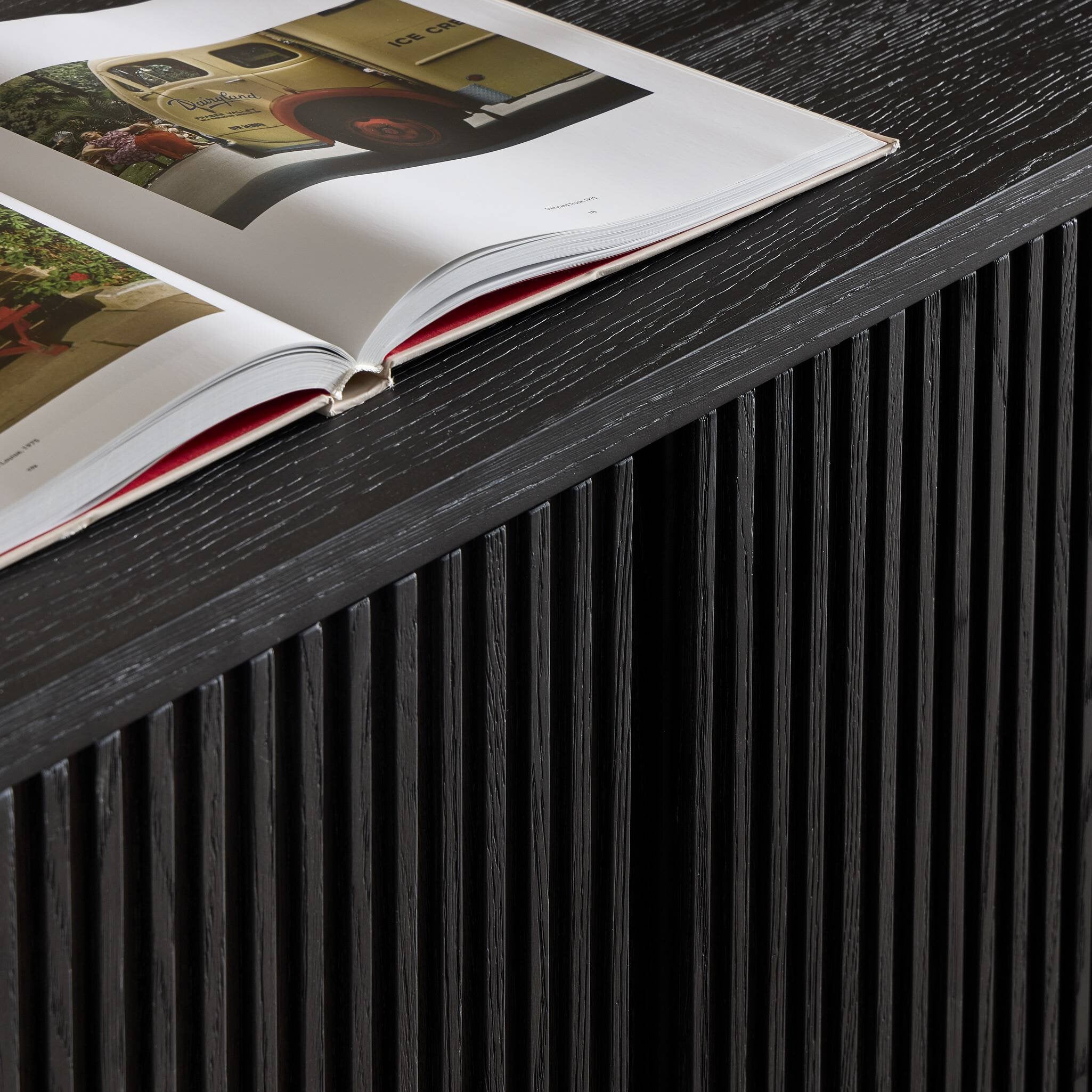 Dolly Media Console