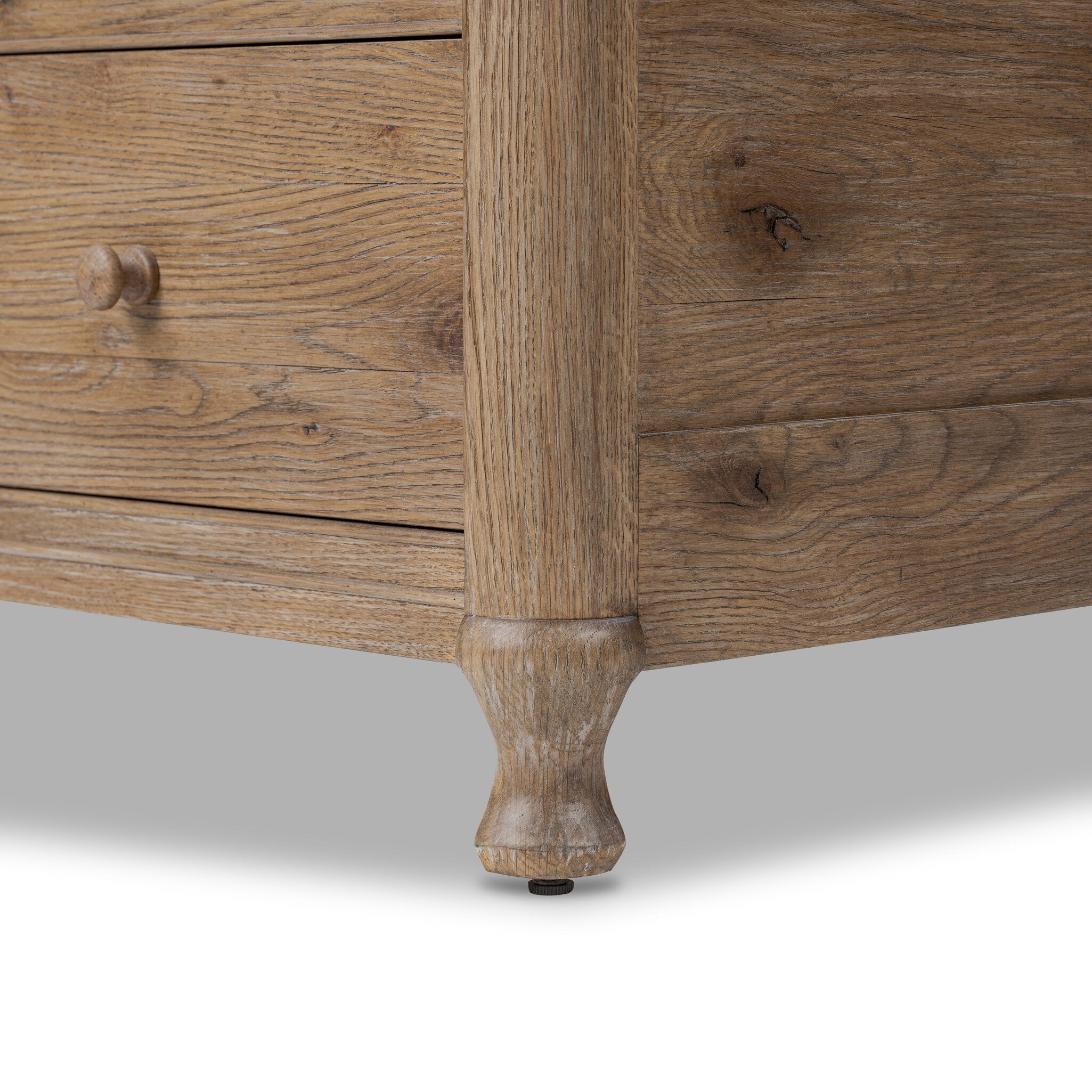 Pilar Chest