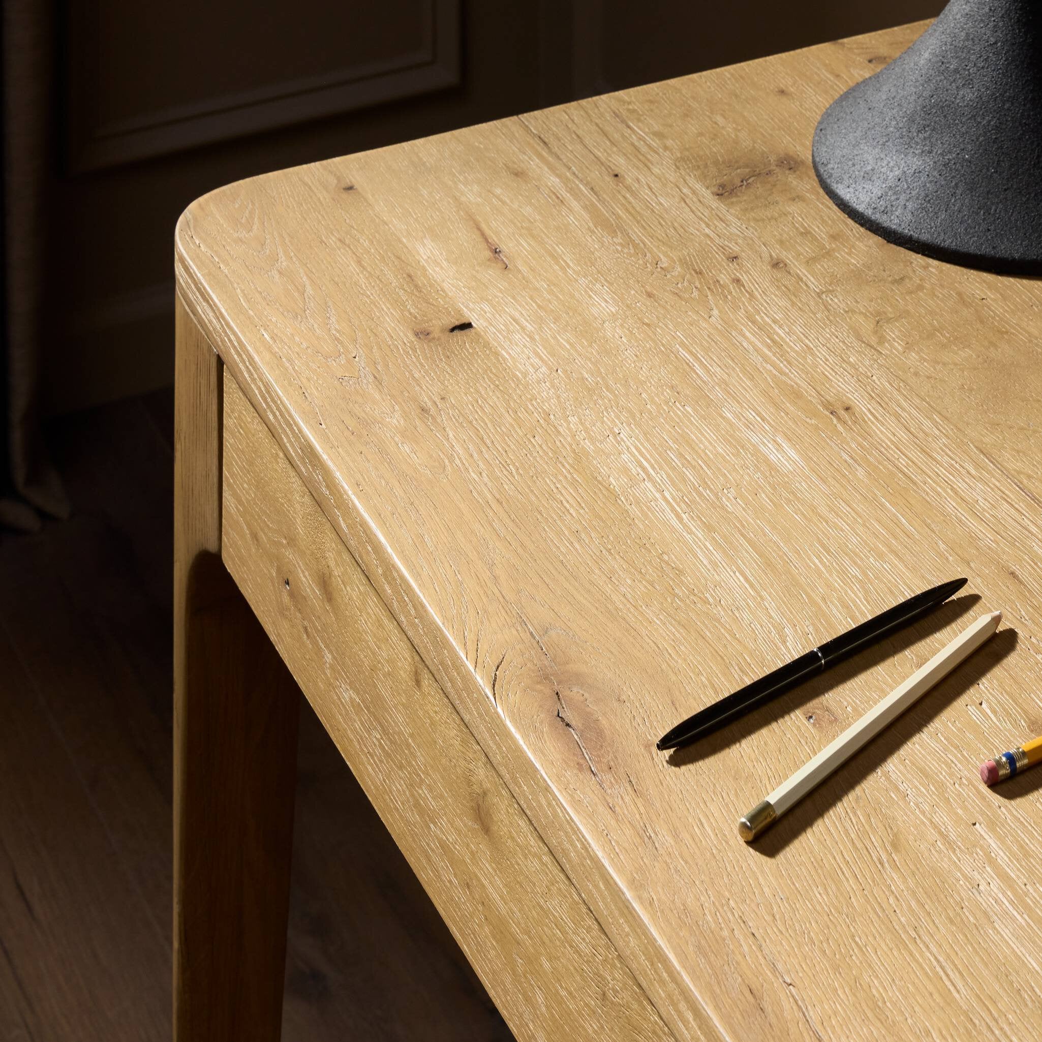 Trava Desk