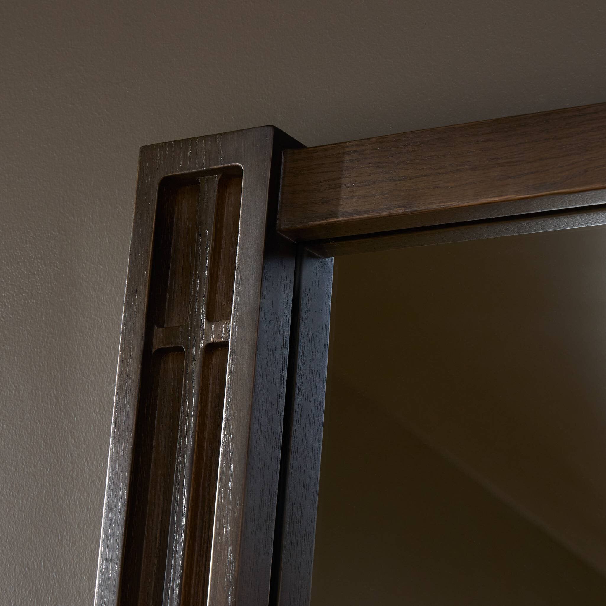 Tyrell Mirror