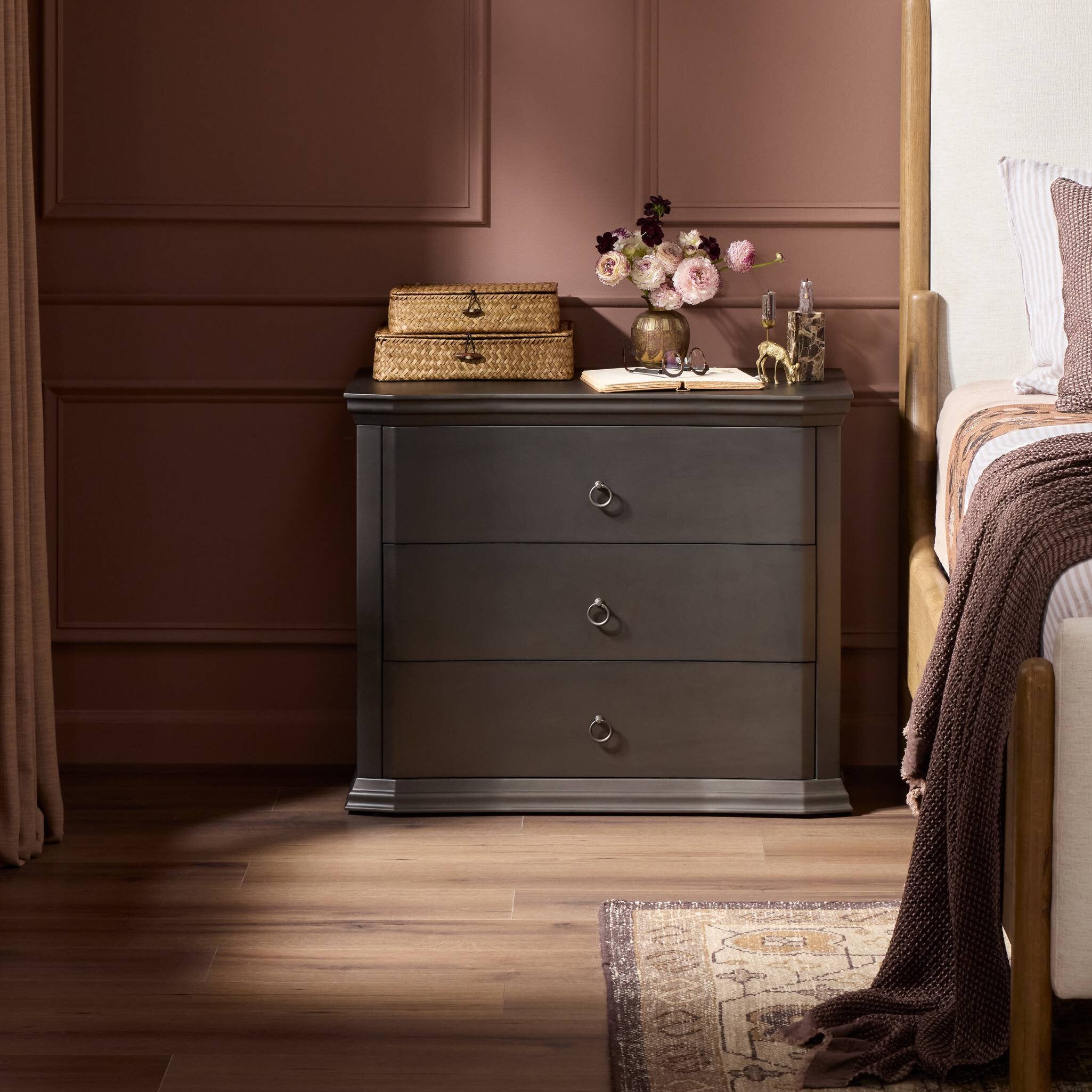 Kurven Nightstand