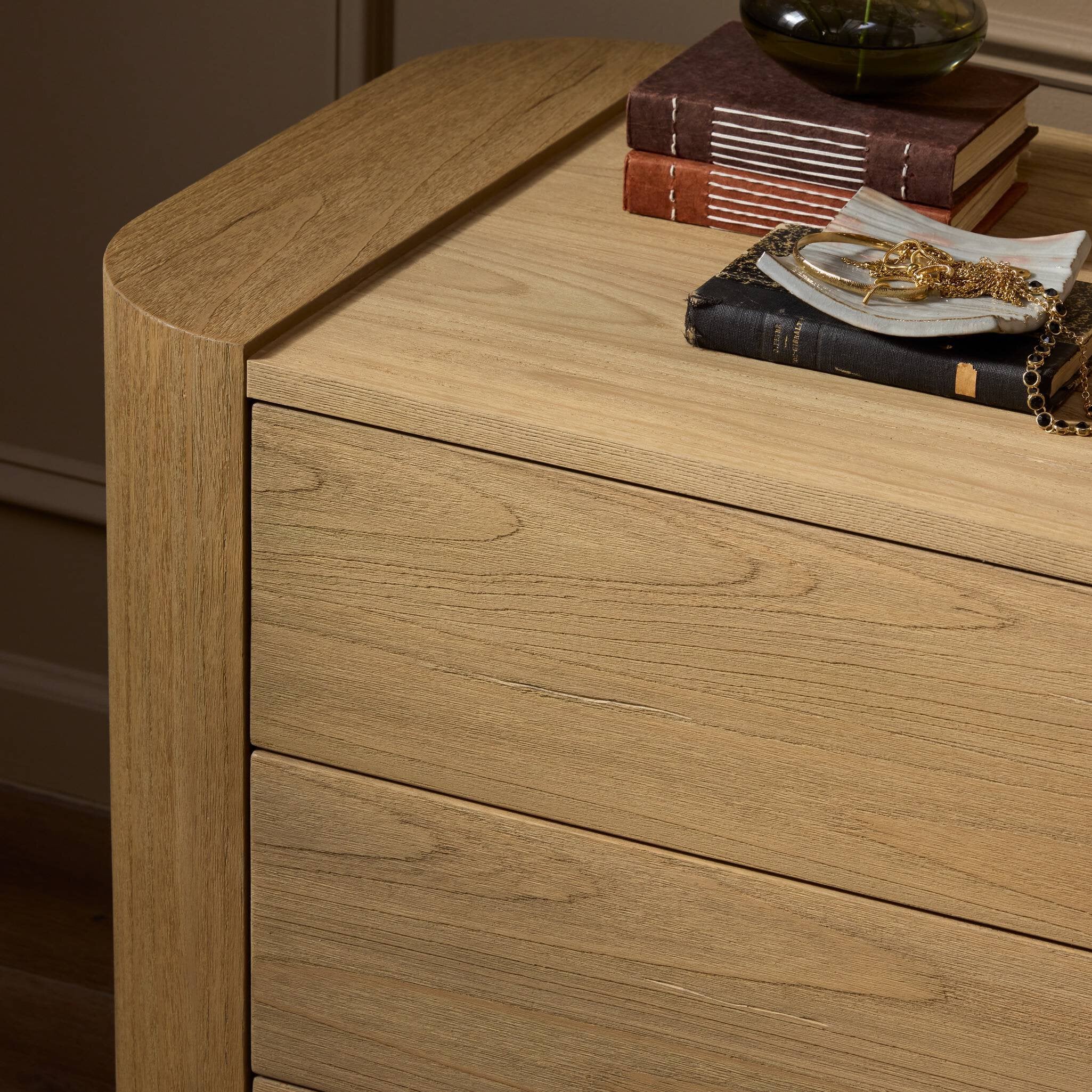 Rada Nightstand
