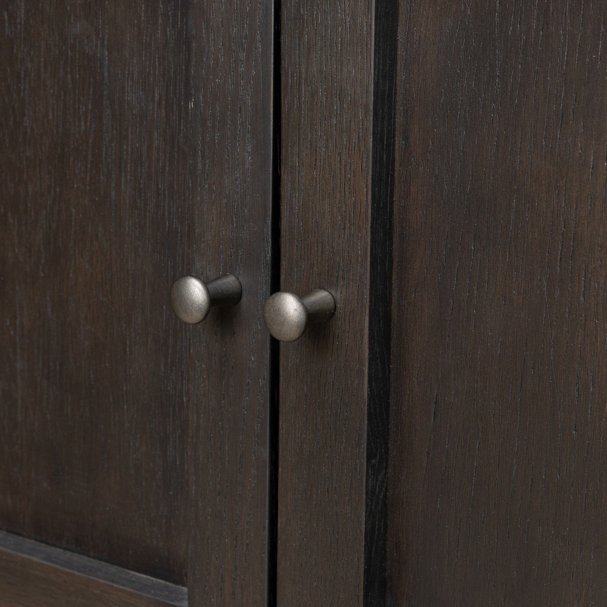 Alesso Cabinet