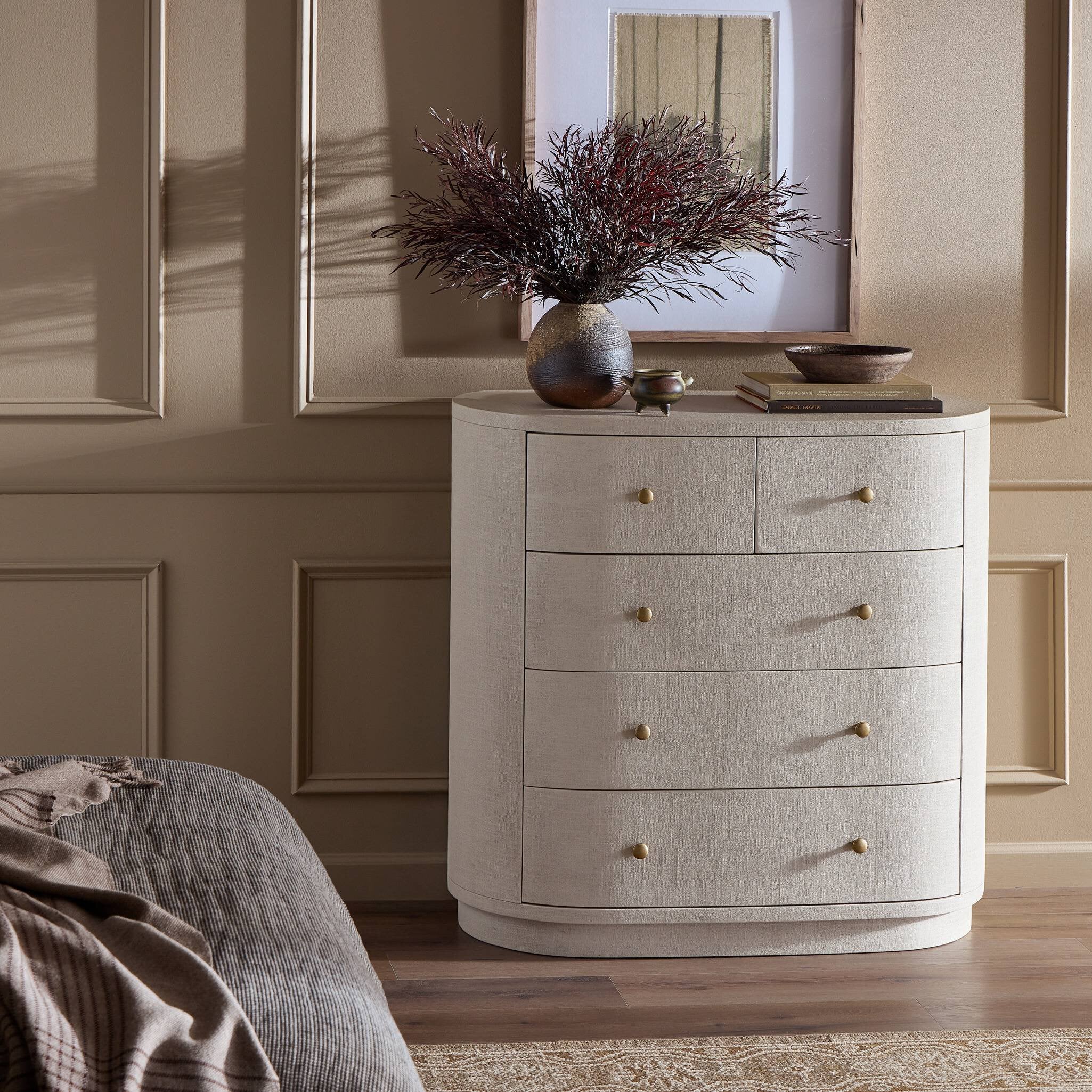 Amalia Chest