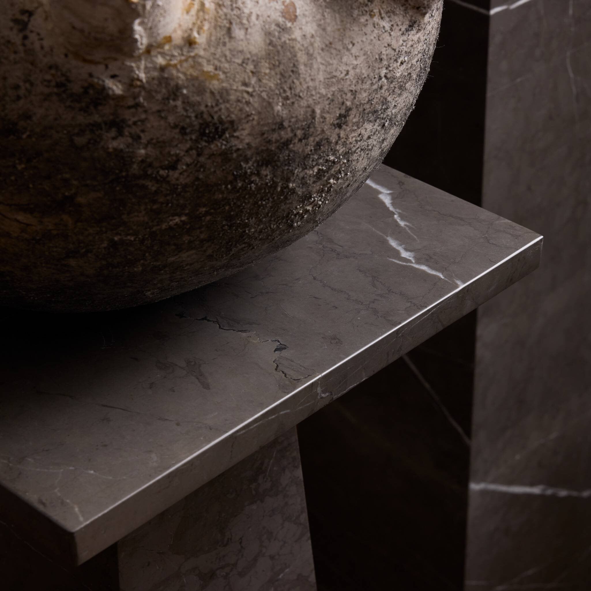 Edric Pedestal Set
