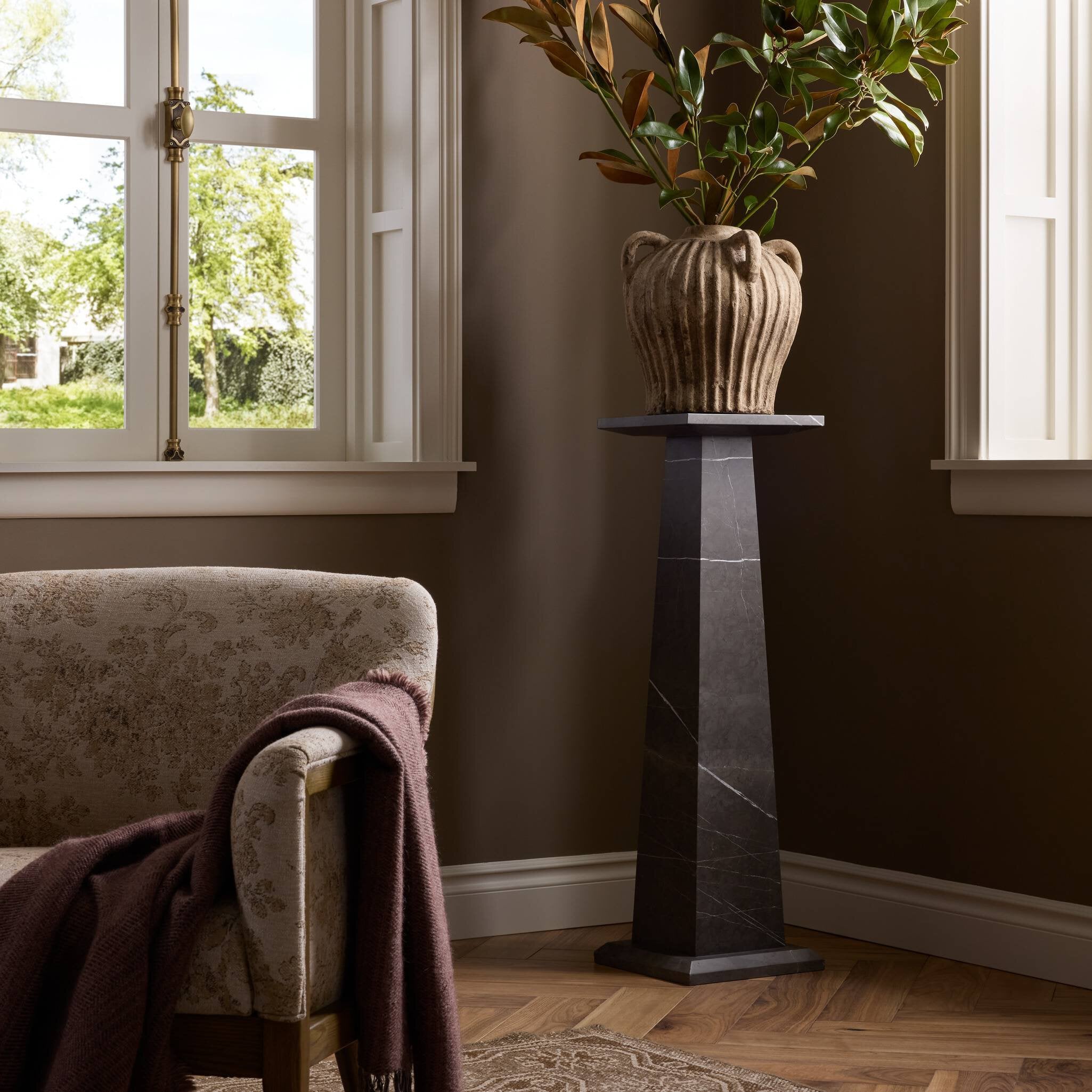 Edric Pedestal