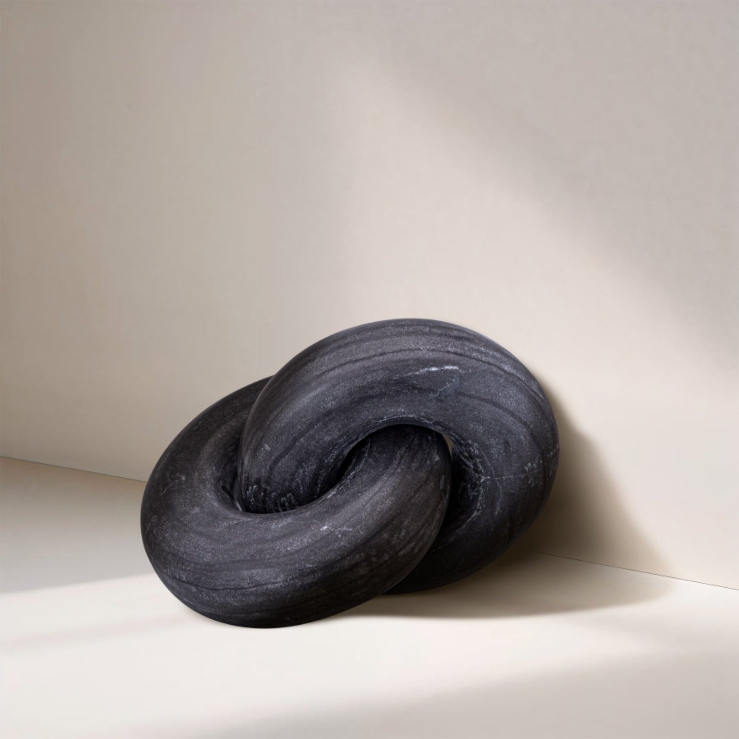 Nero Decorative Knot