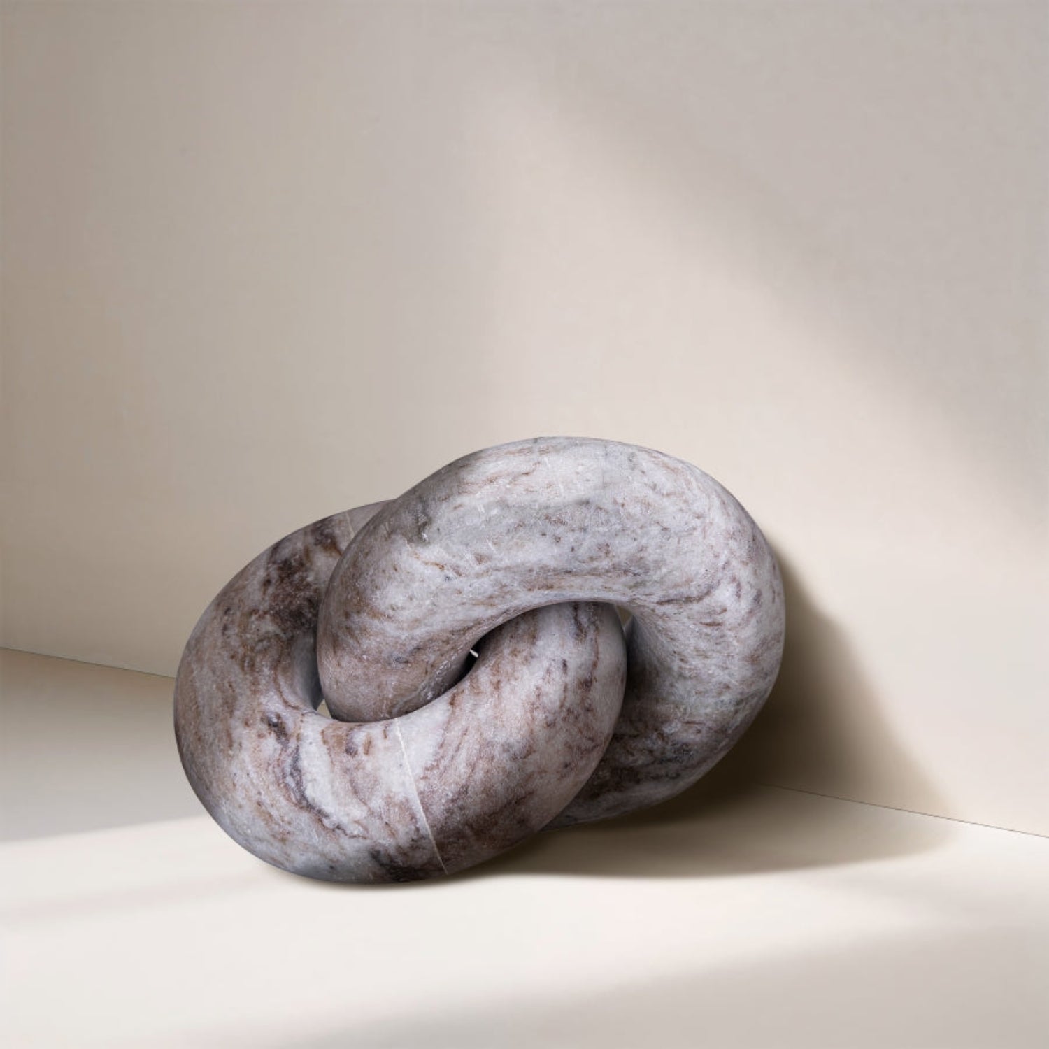 Nero Decorative Knot