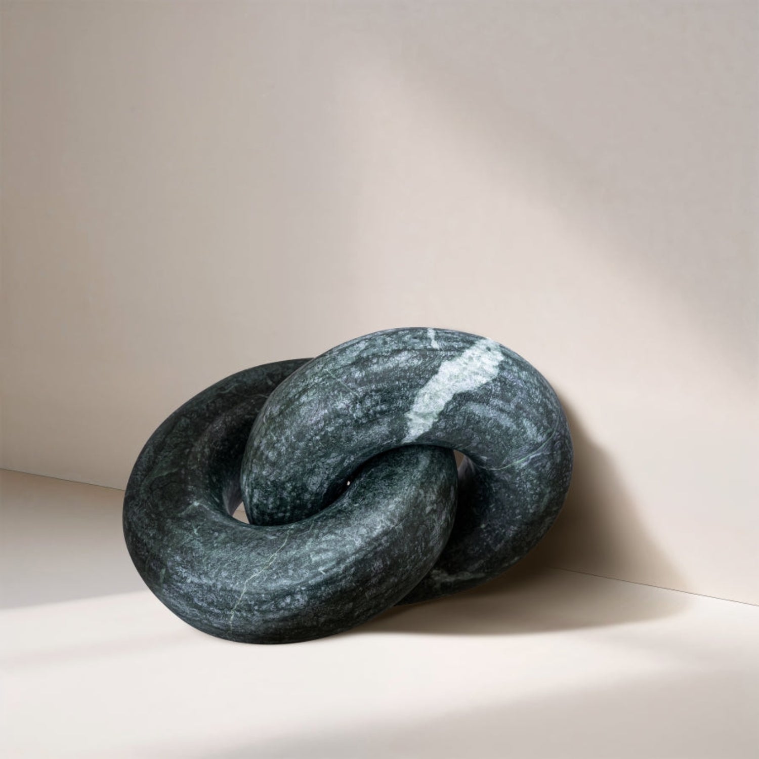 Nero Decorative Knot