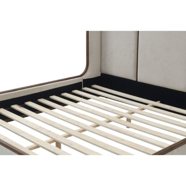 Delilah Bed