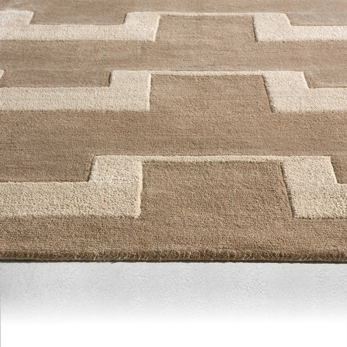 Vinkara Hand-Tufted Rug